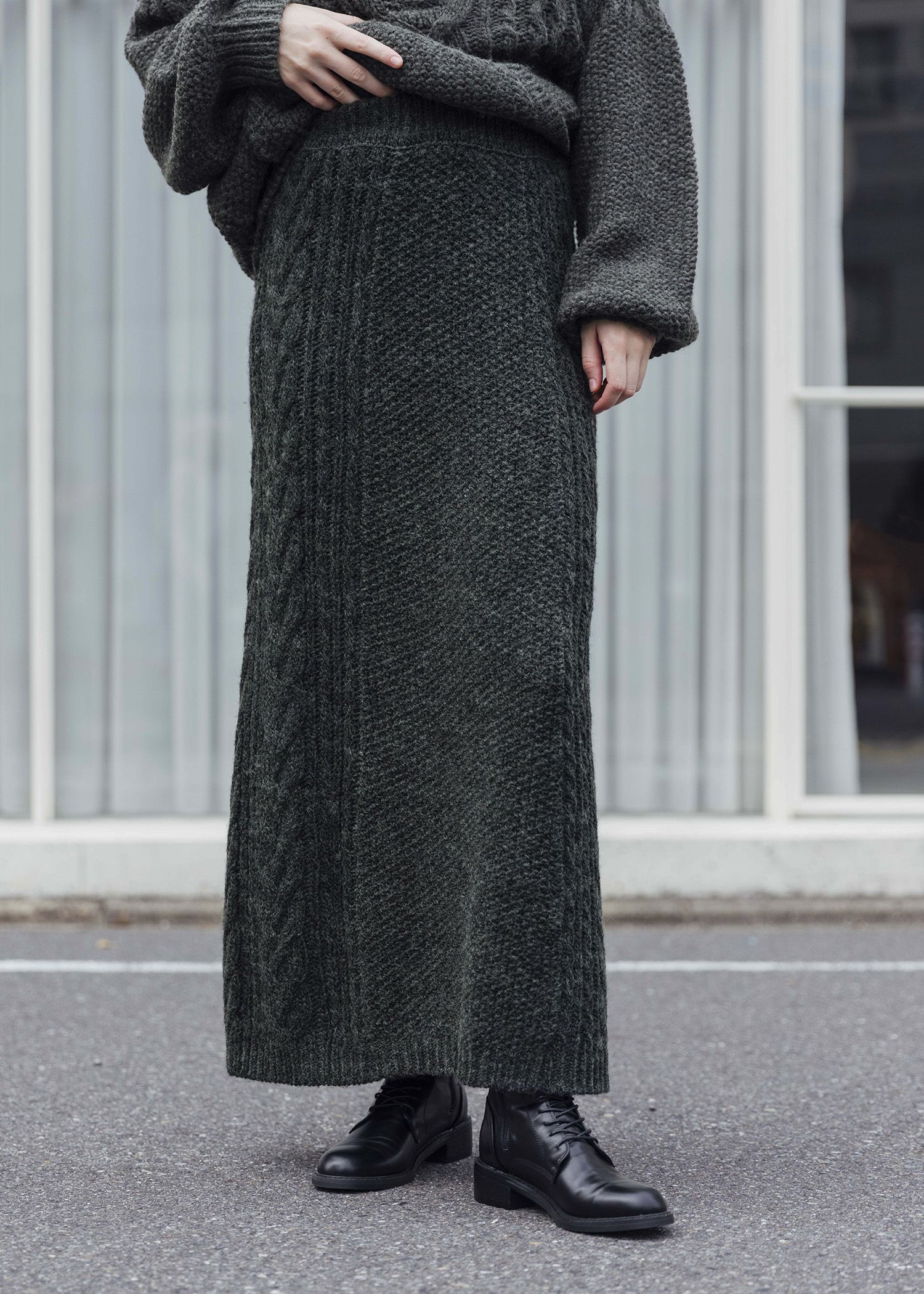 side cable coarse knit pencil SK