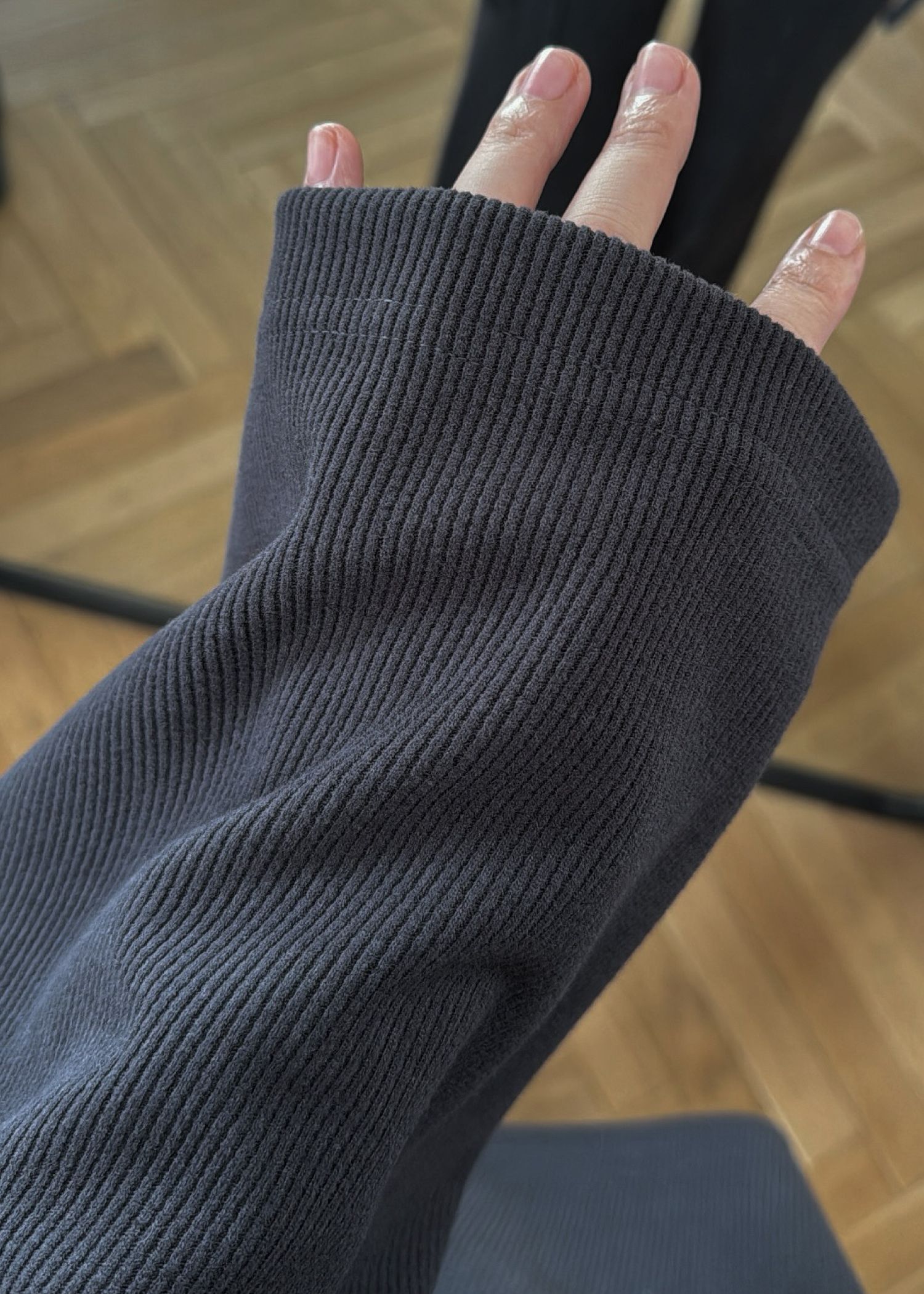 side ribbon tuck bell sleeve rib tops