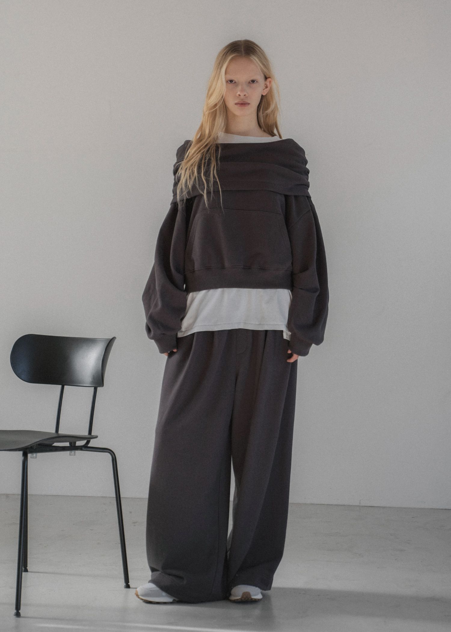 off shoulder cropped hoodie sweat