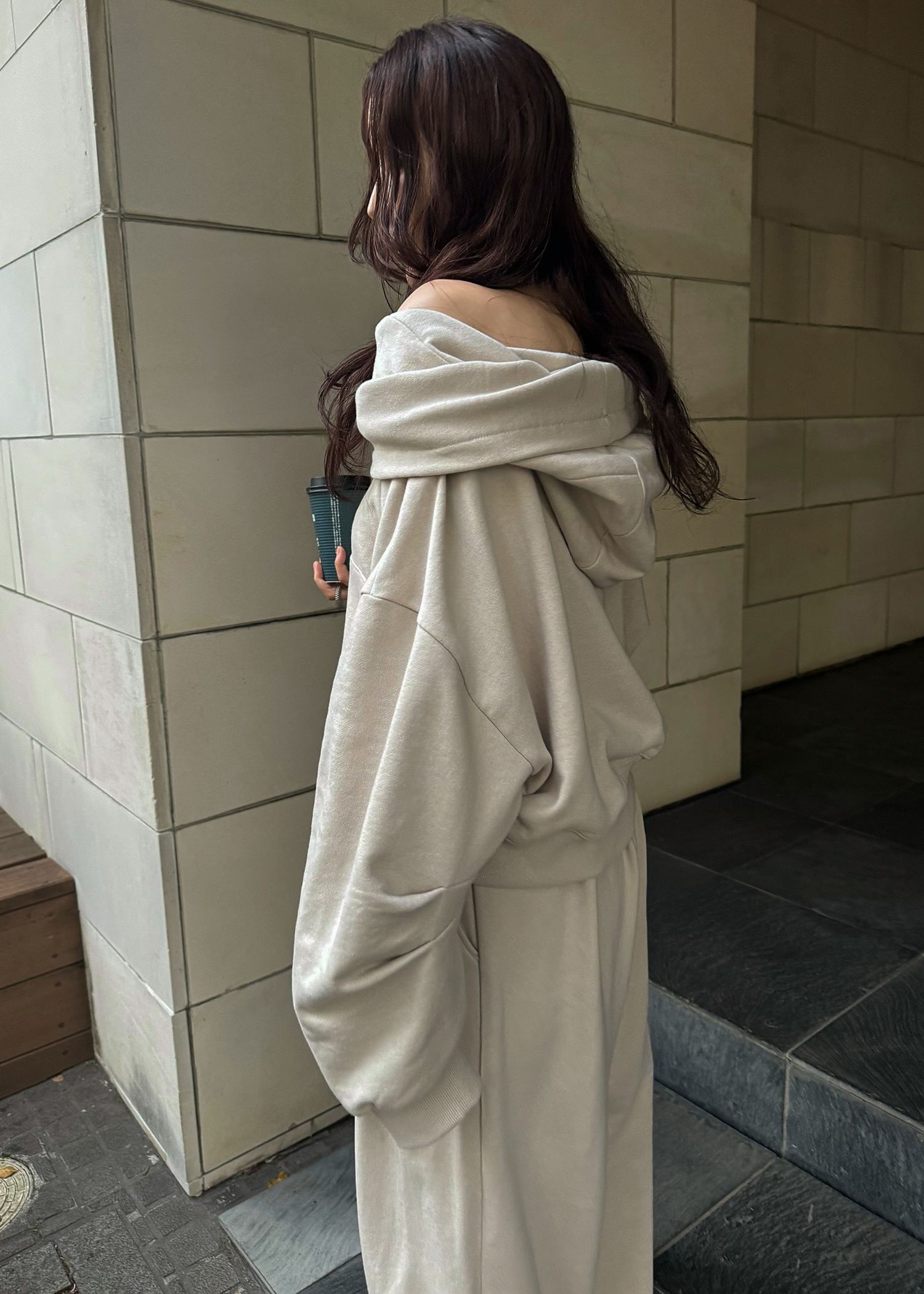 off shoulder cropped hoodie sweat