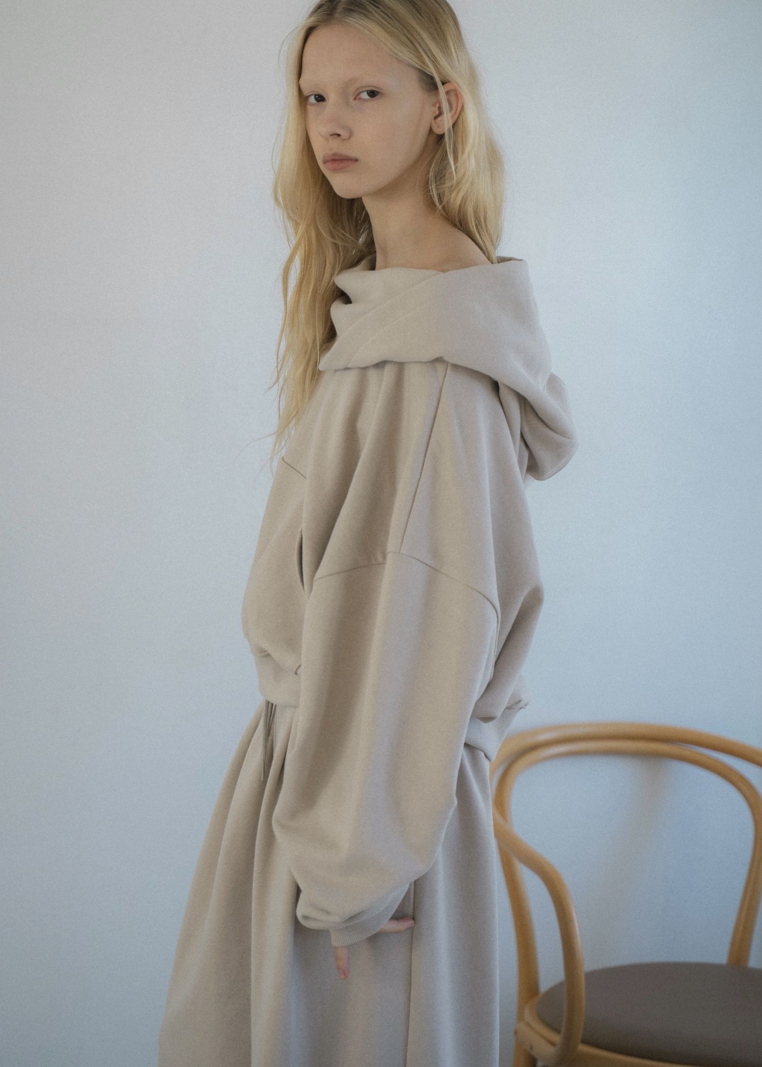 off shoulder cropped hoodie sweat