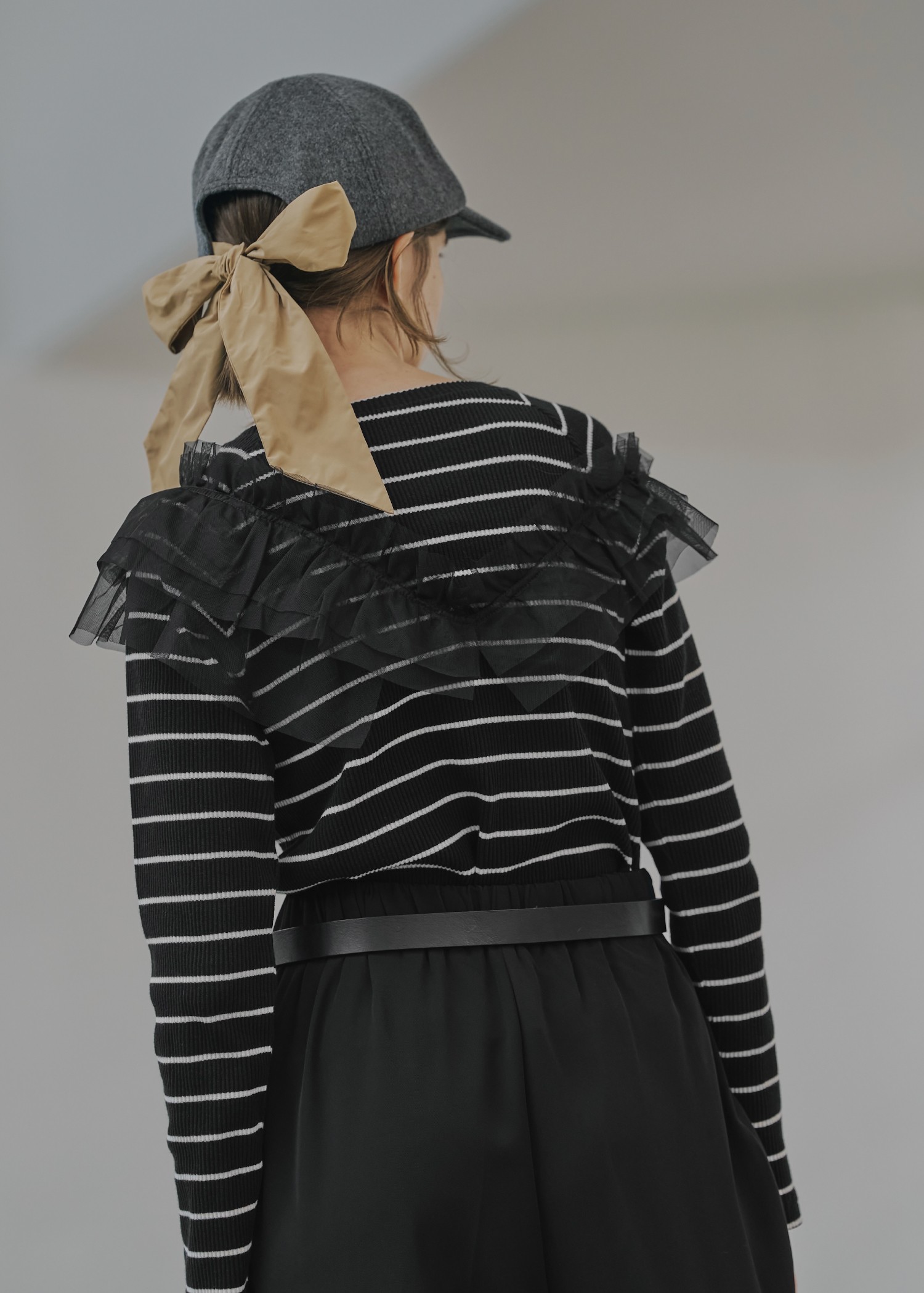 asymmetry tulle frill docking rib tops