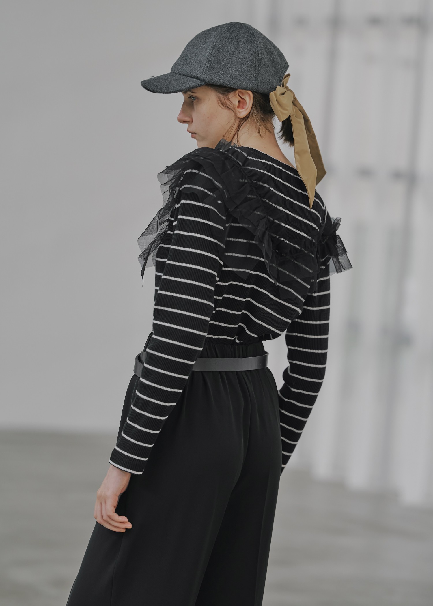 asymmetry tulle frill docking rib tops