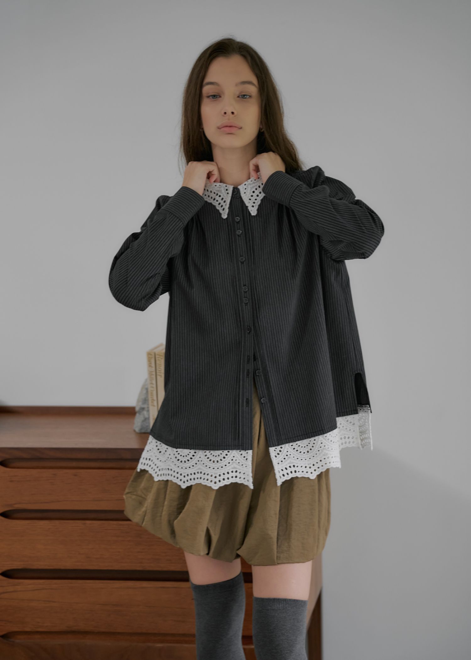 lace collar hem shoulder pintuck SH