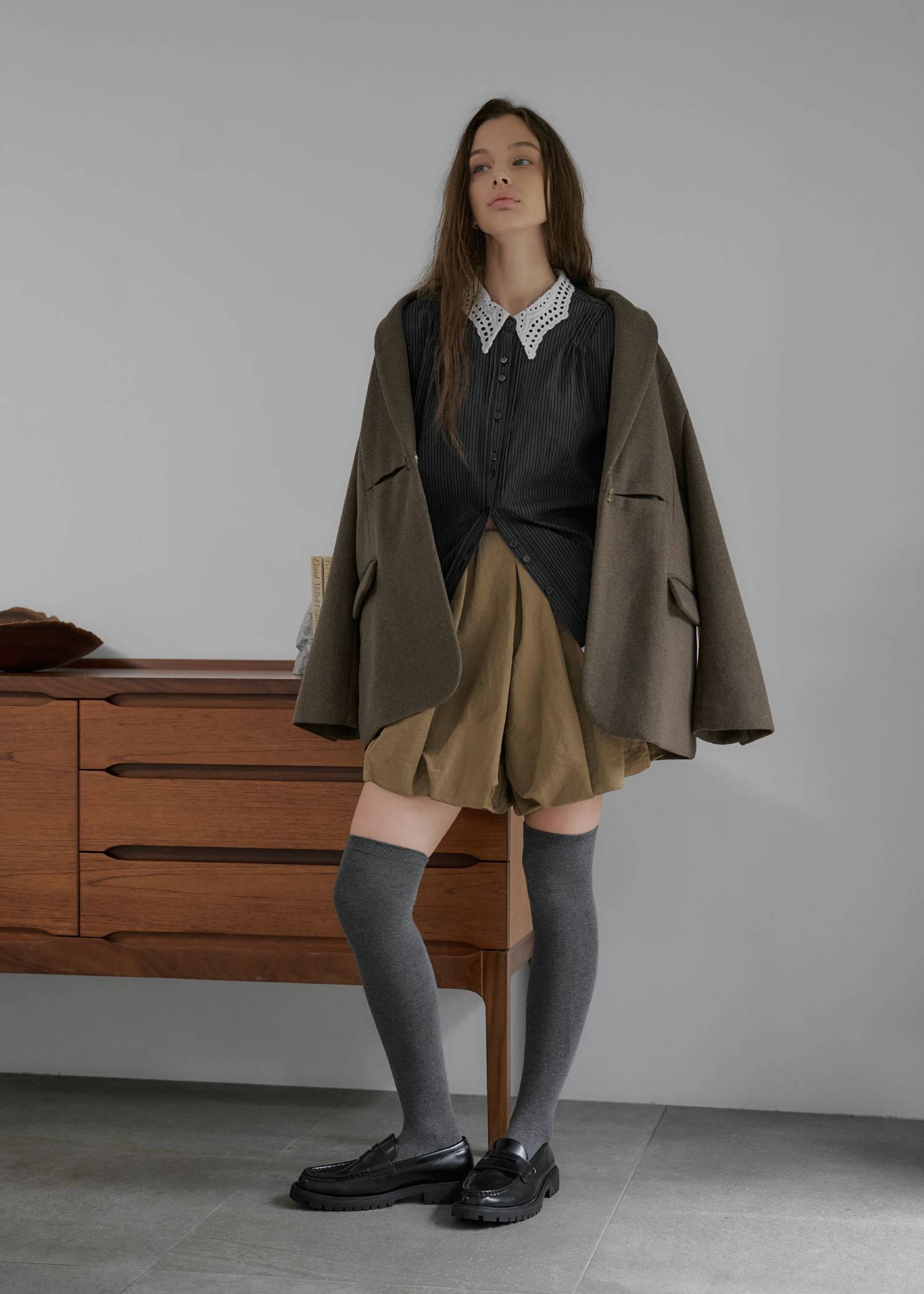 lace collar hem shoulder pintuck SH