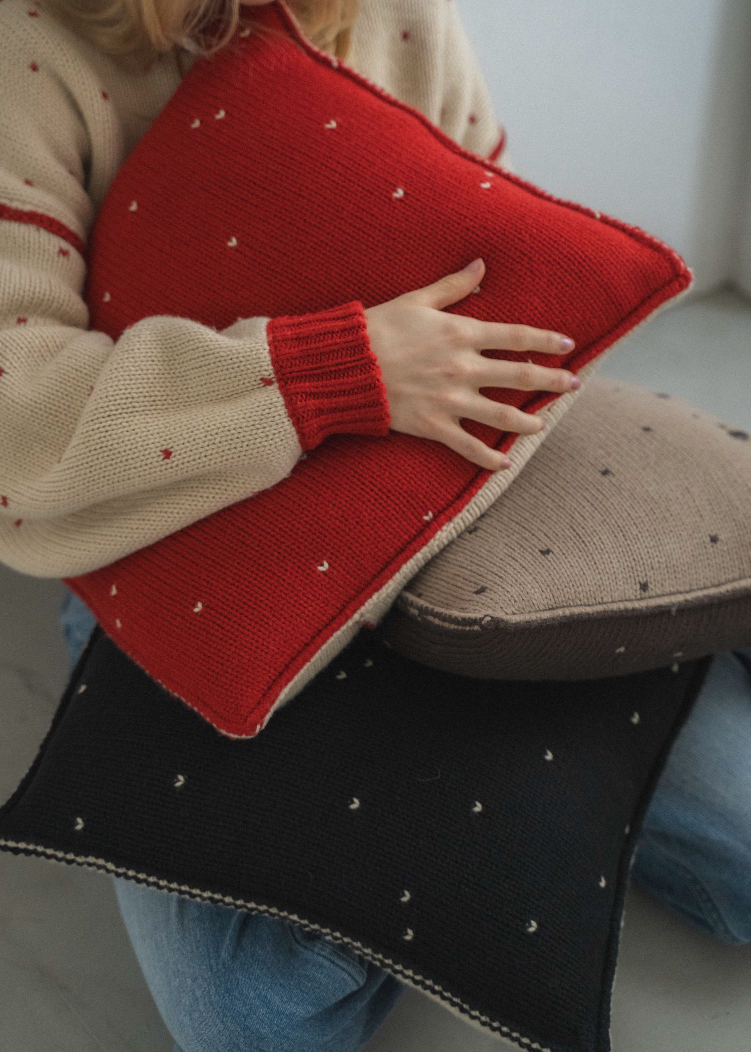 heart dot jacquard knit cushion cover