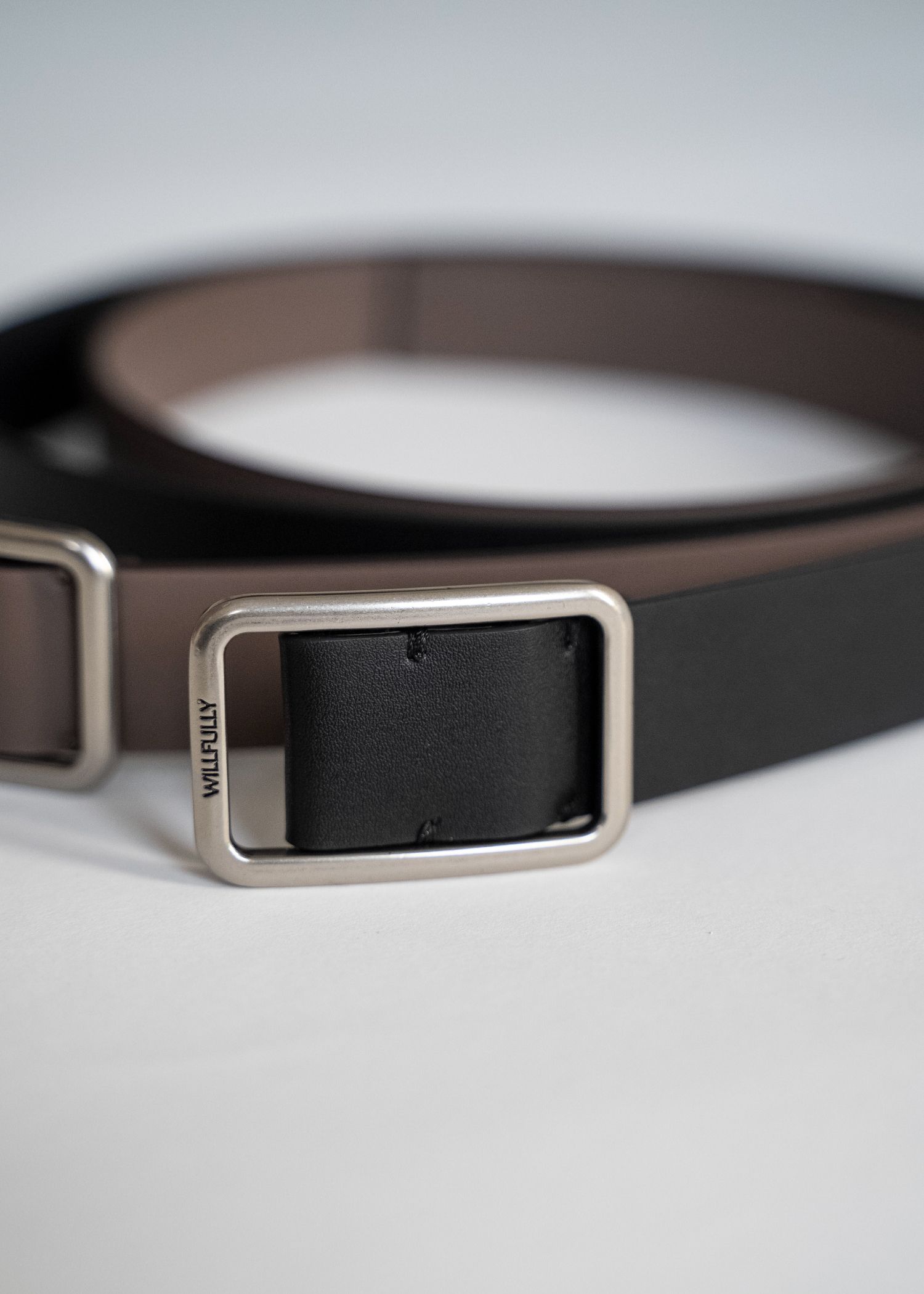 rectangle buckle holeless leather belt