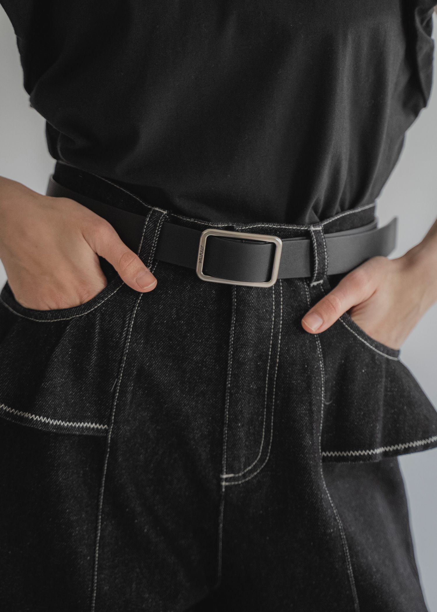 rectangle buckle holeless leather belt