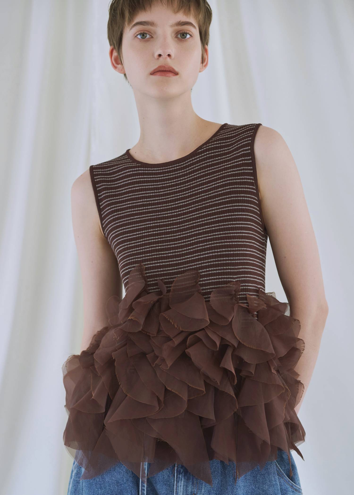 gradation frill no sleeve knit