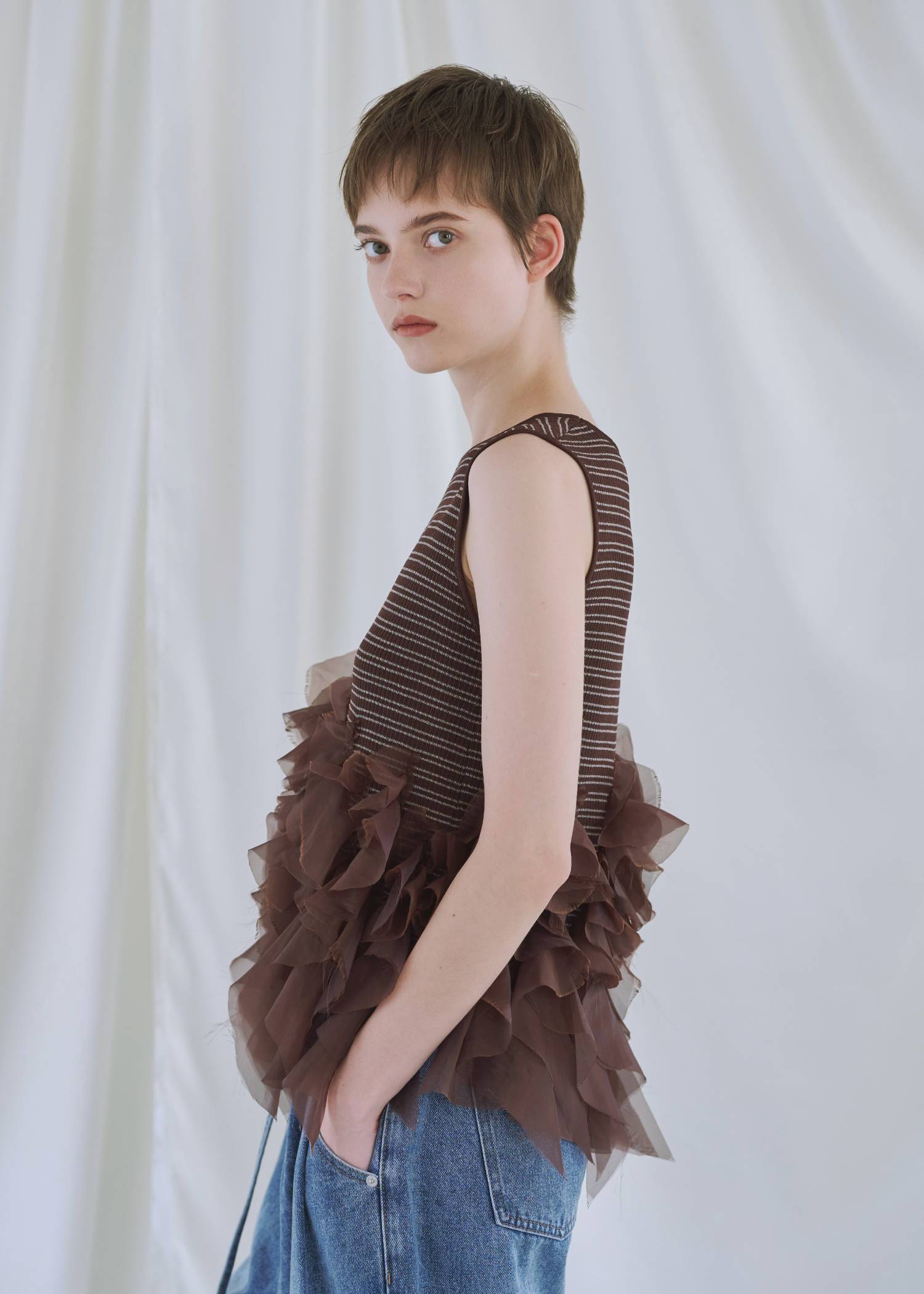 gradation frill no sleeve knit