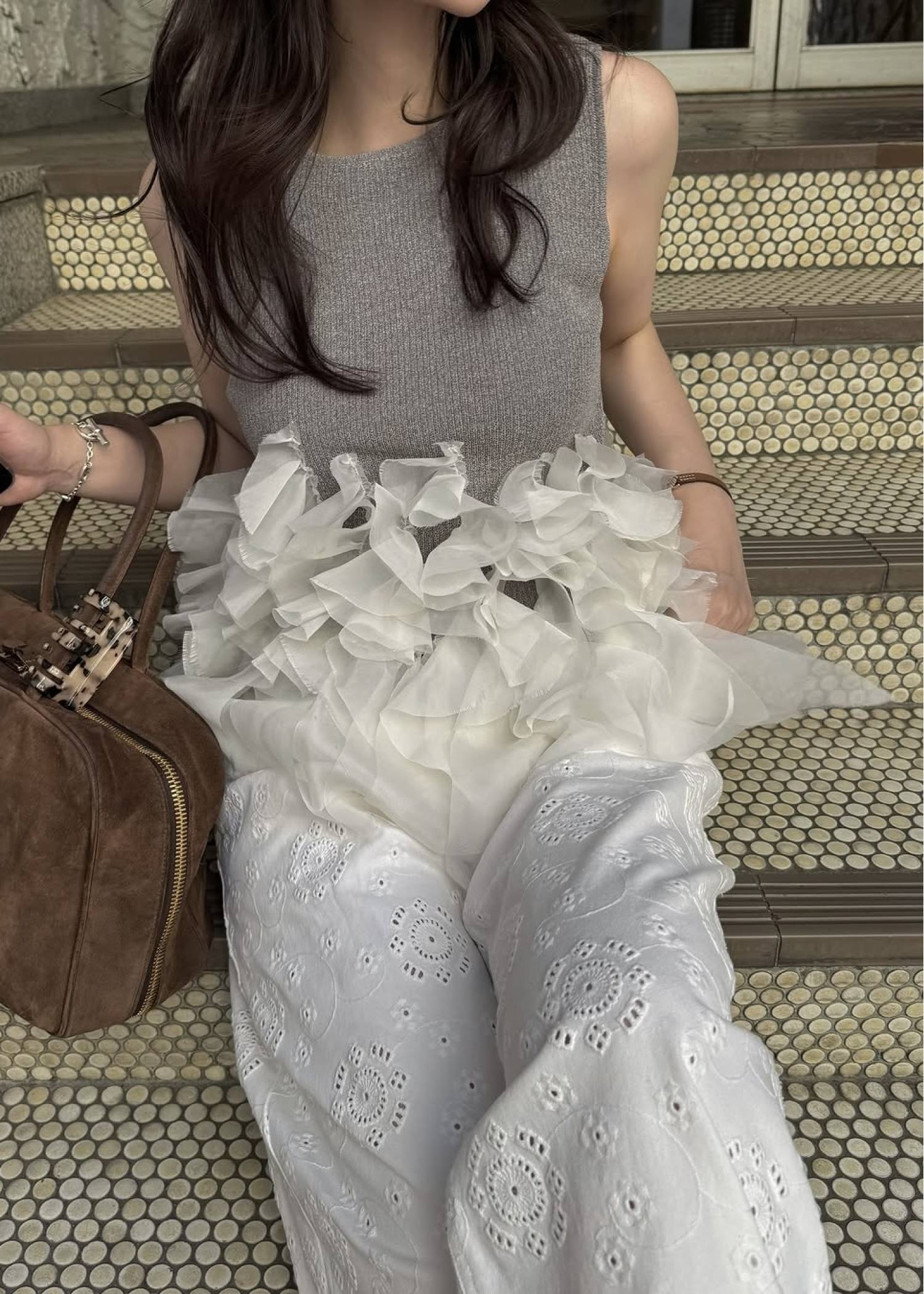 gradation frill no sleeve knit
