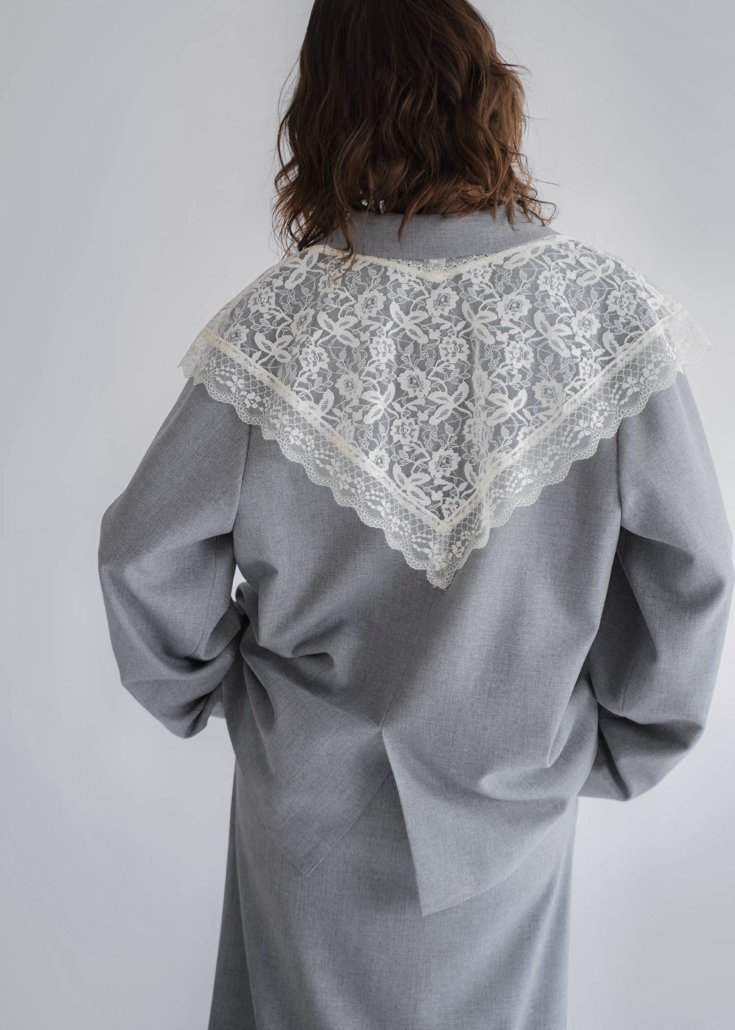 arrangement lace shawl oversize JK