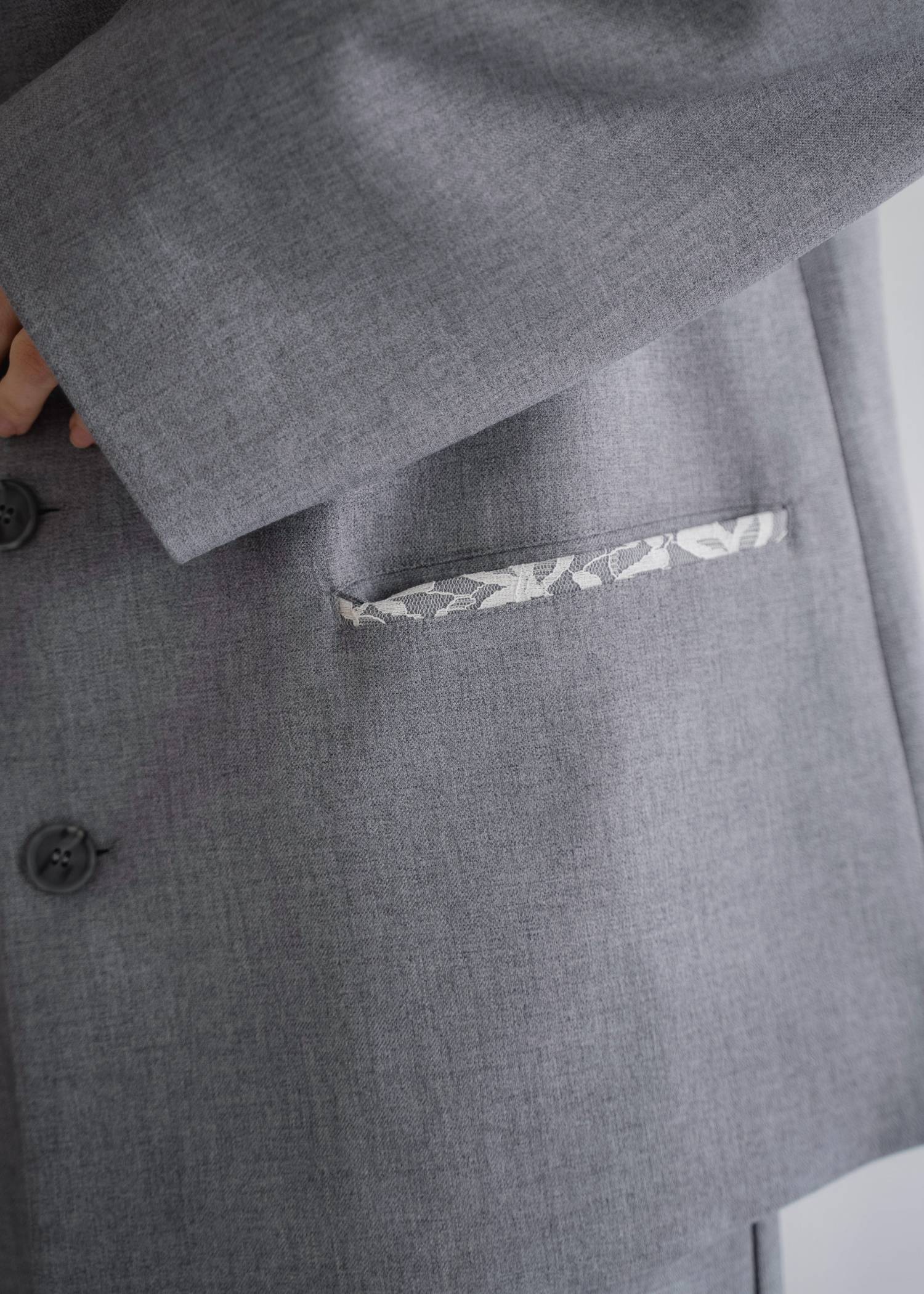 arrangement lace shawl oversize JK