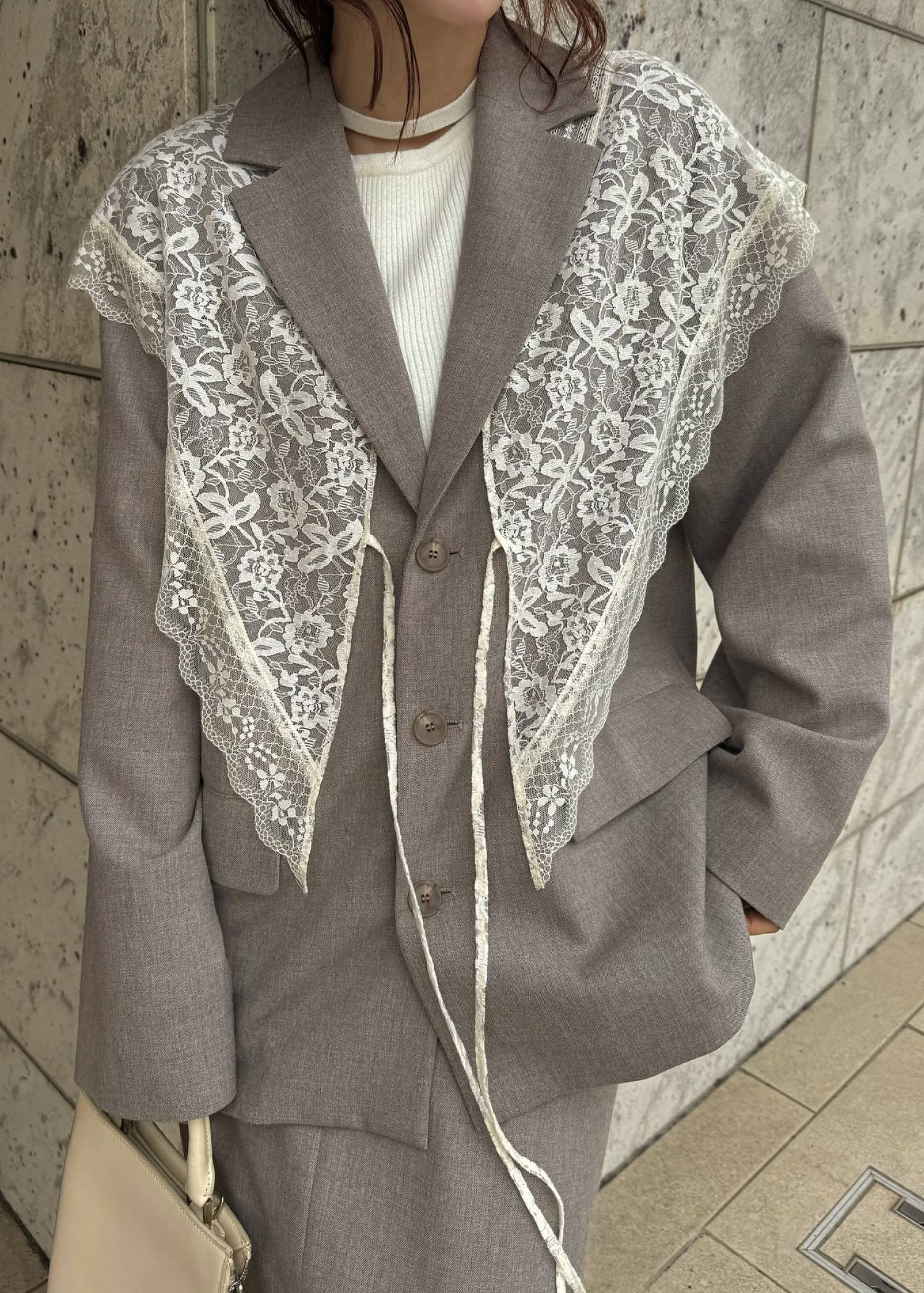 arrangement lace shawl oversize JK