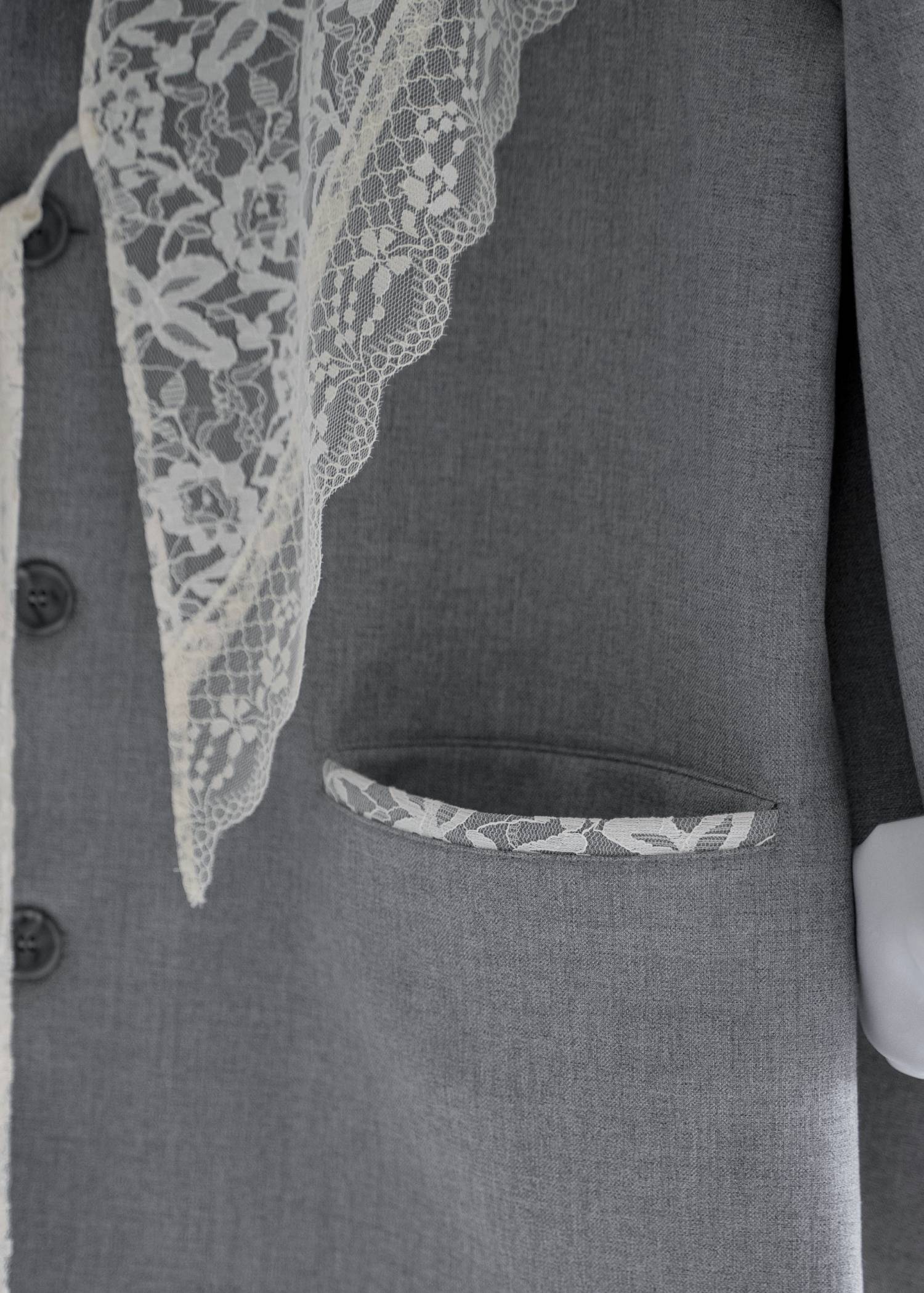 arrangement lace shawl oversize JK