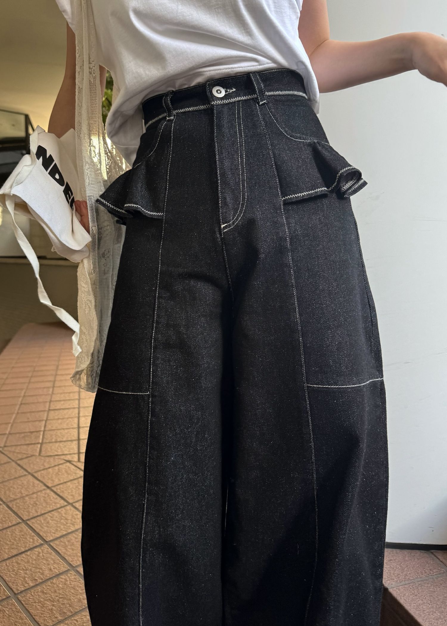 frill pocket center seam bi color stitch denim