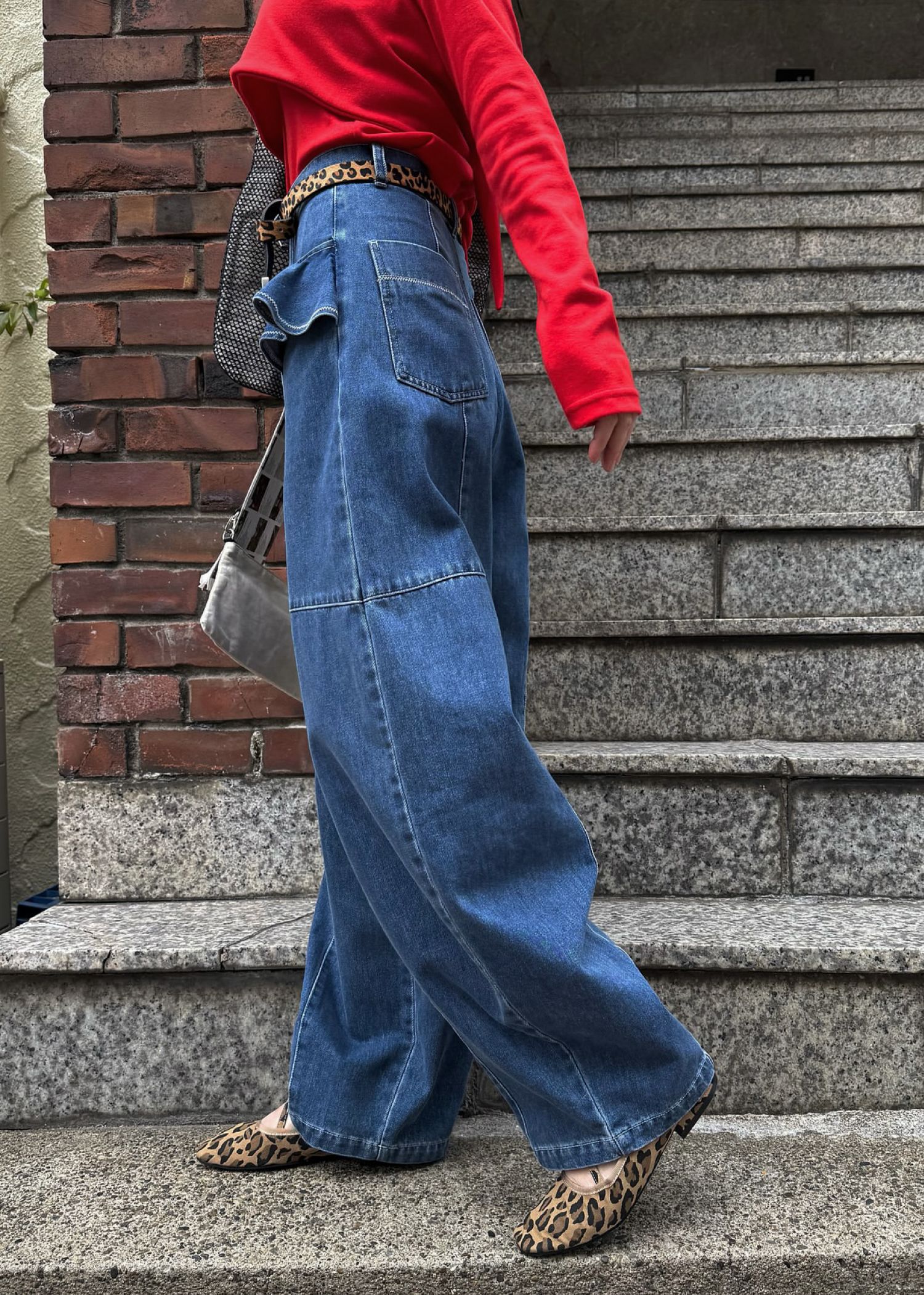 frill pocket center seam bi color stitch denim