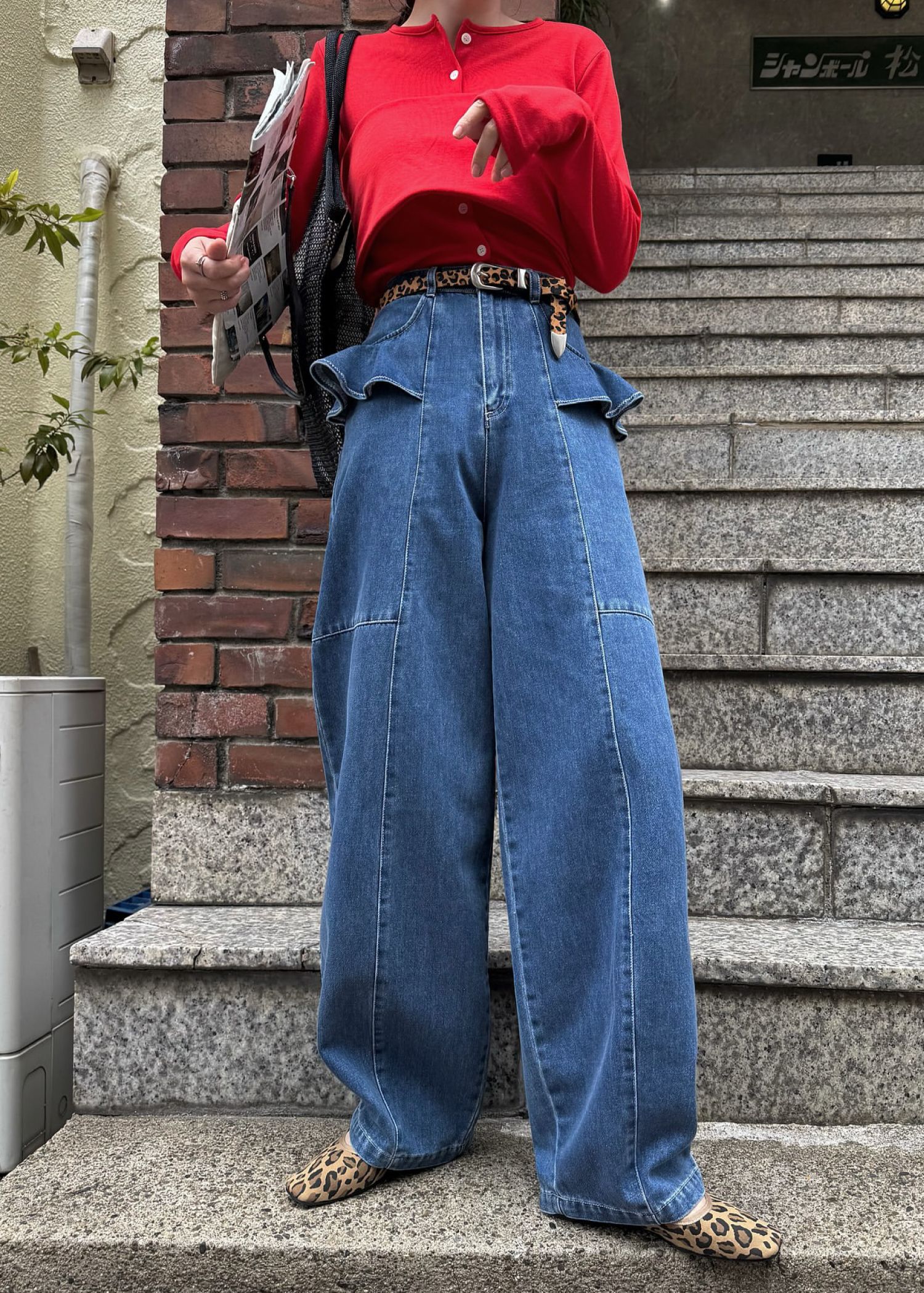 frill pocket center seam bi color stitch denim