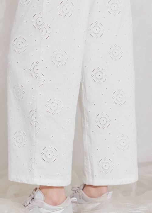 eyelet embroidery chino PT