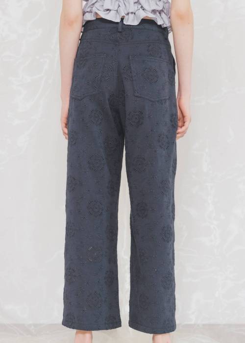 eyelet embroidery chino PT