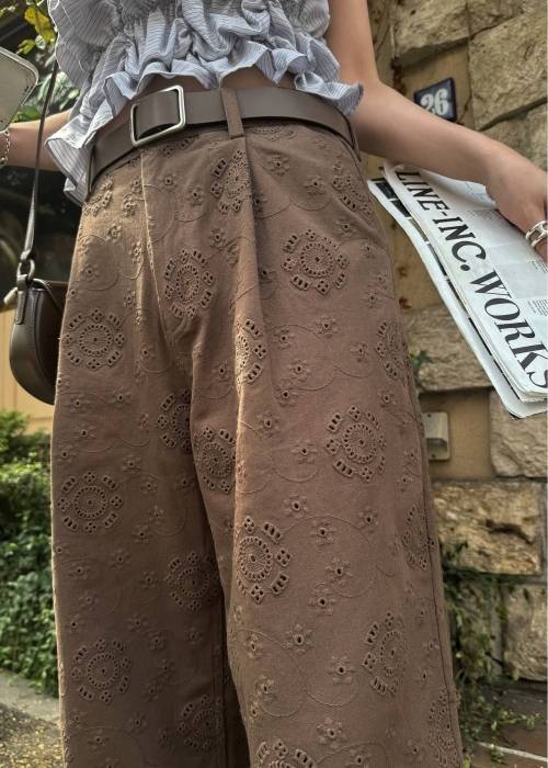 eyelet embroidery chino PT