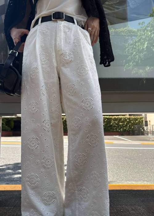 eyelet embroidery chino PT