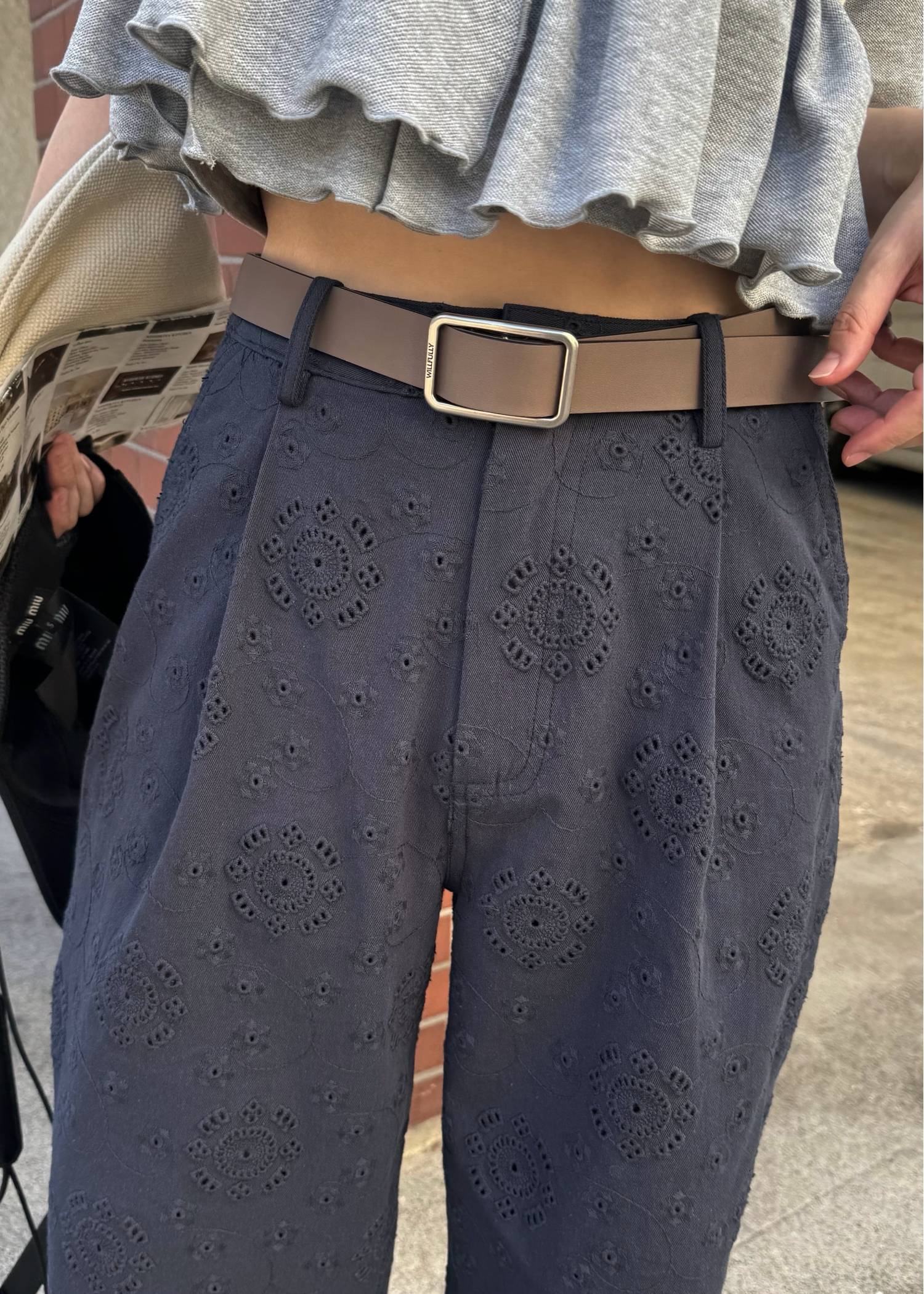 eyelet embroidery chino PT