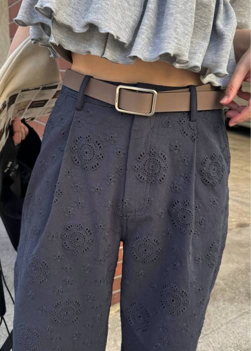 eyelet embroidery chino PT