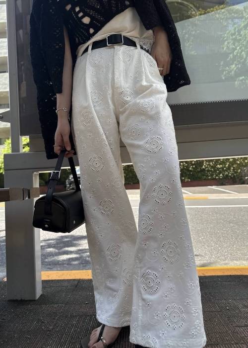 eyelet embroidery chino PT