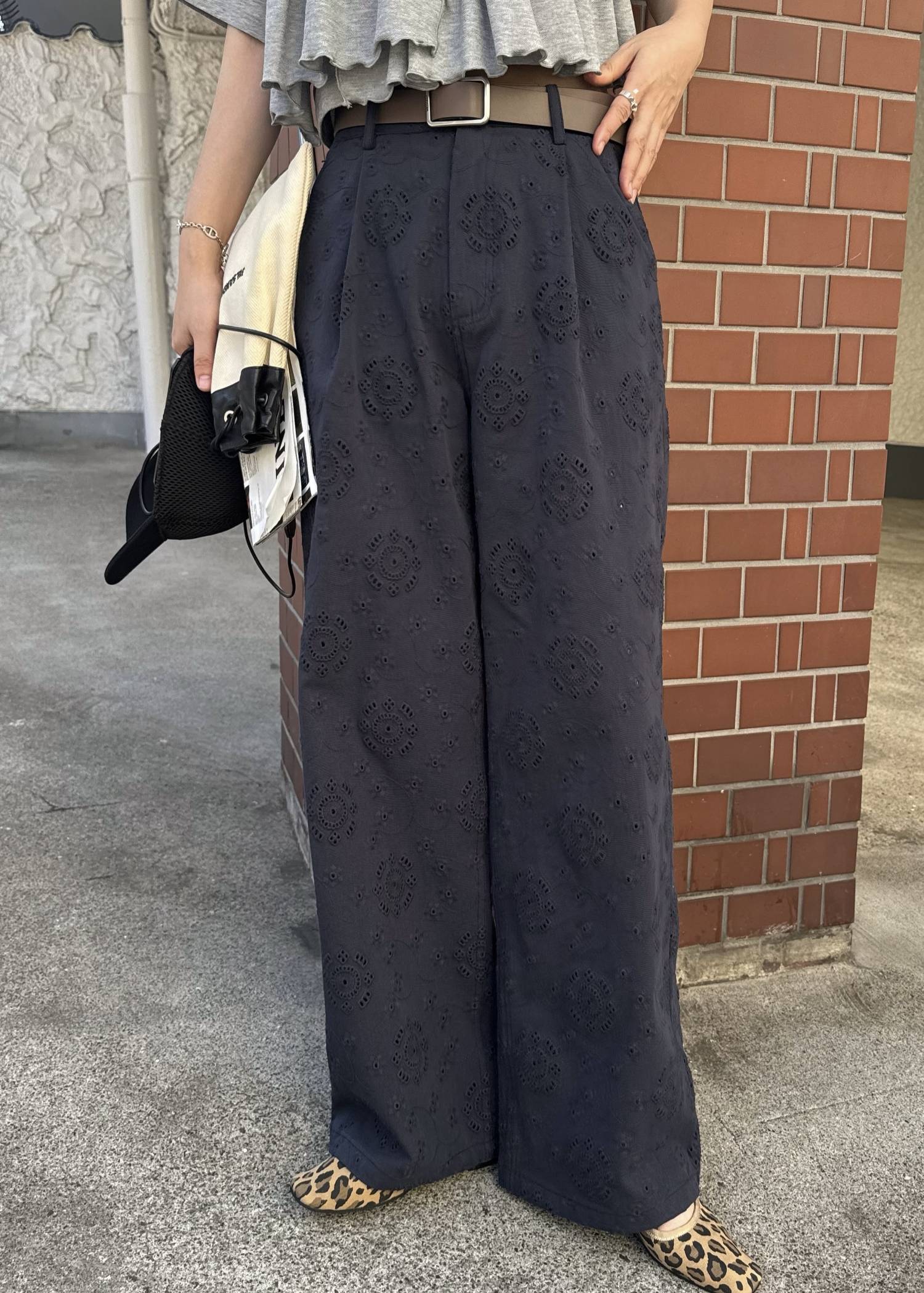 eyelet embroidery chino PT