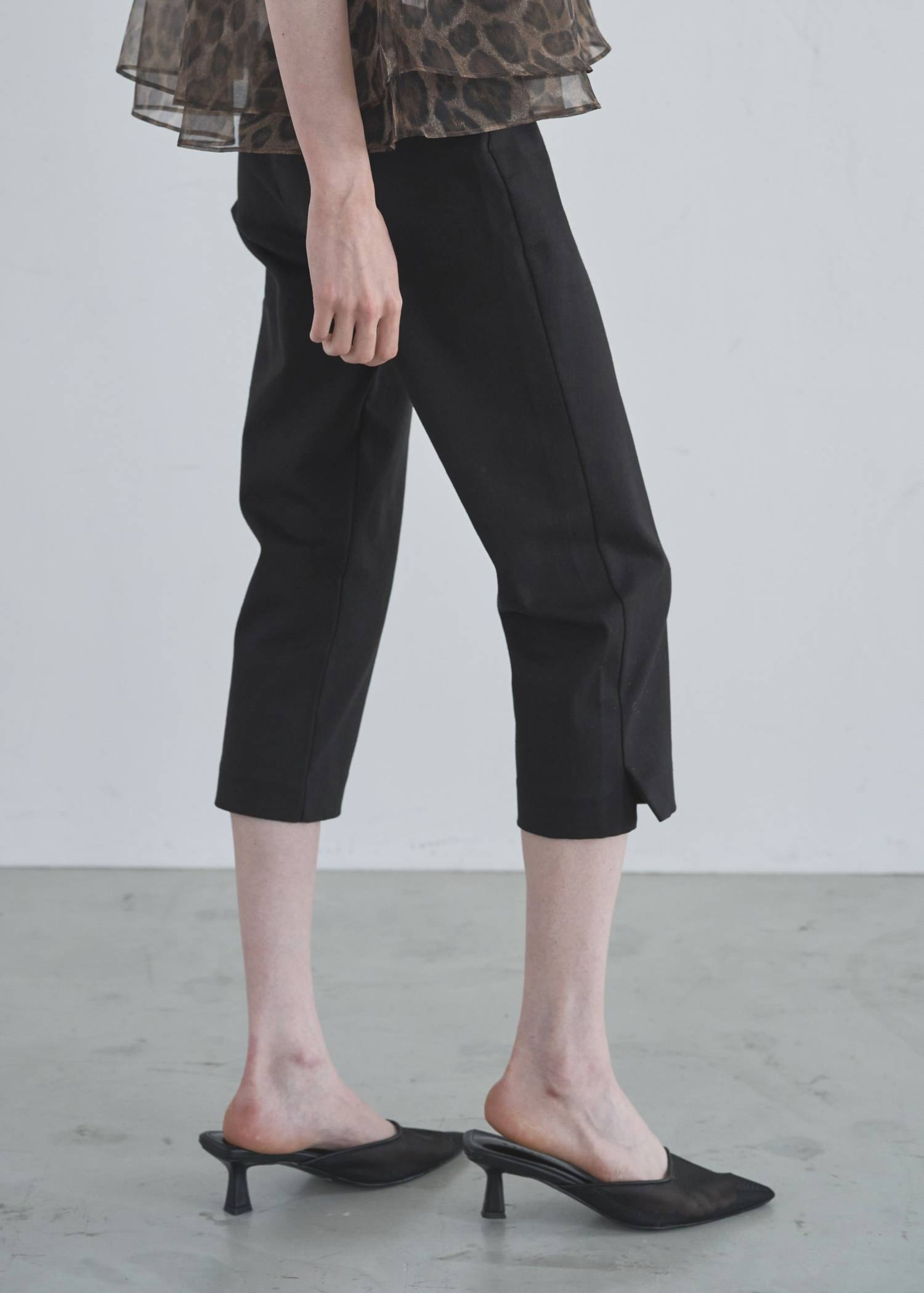 side slit rich capri PT