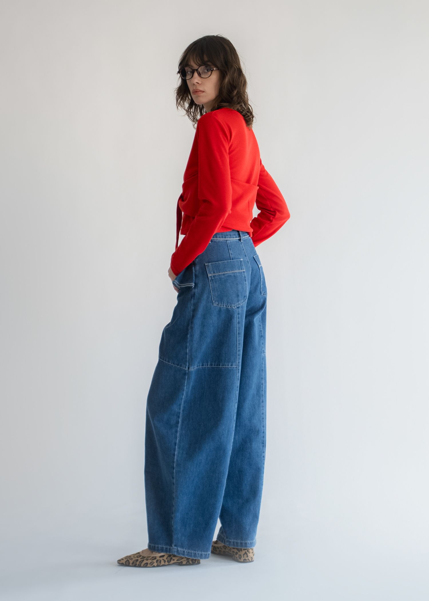 leopard crisscross strap flat shoes