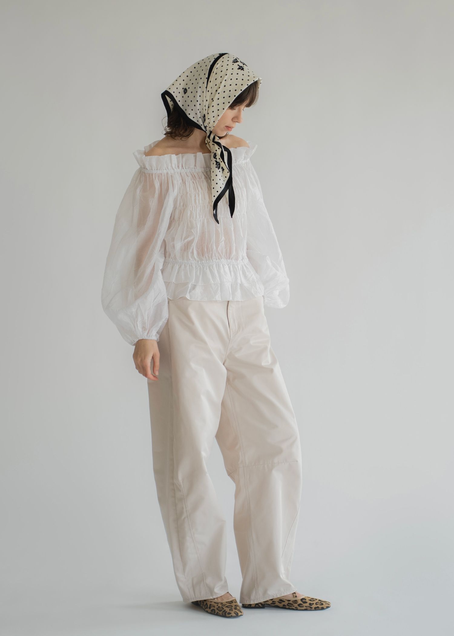 leopard crisscross strap flat shoes