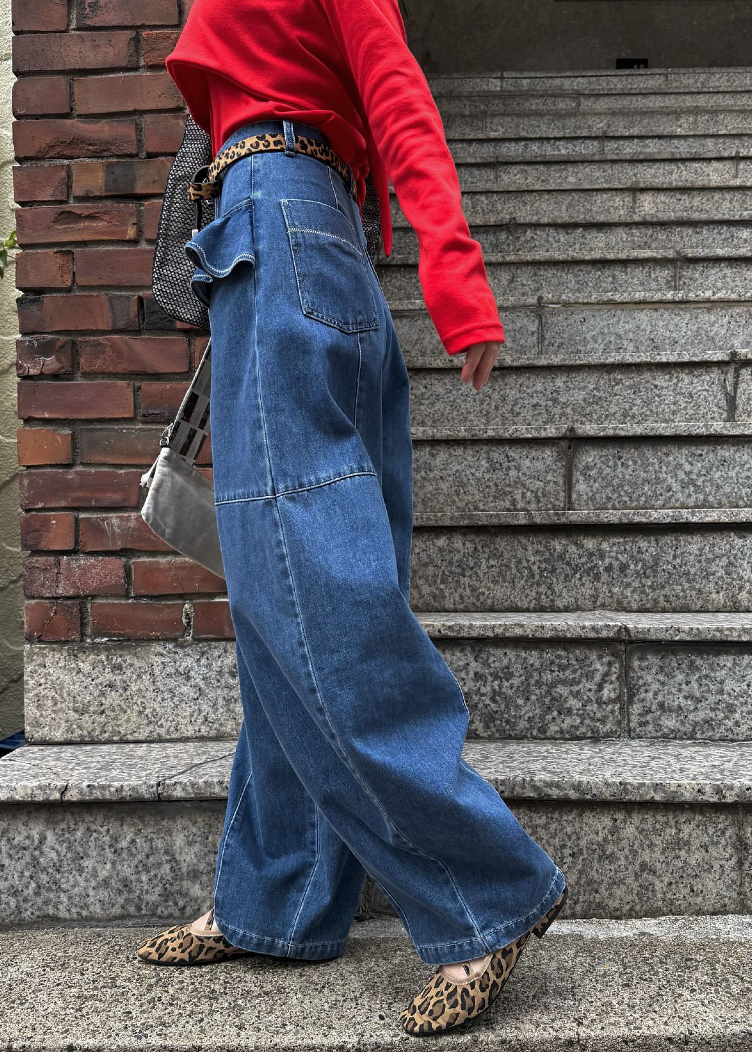 leopard crisscross strap flat shoes