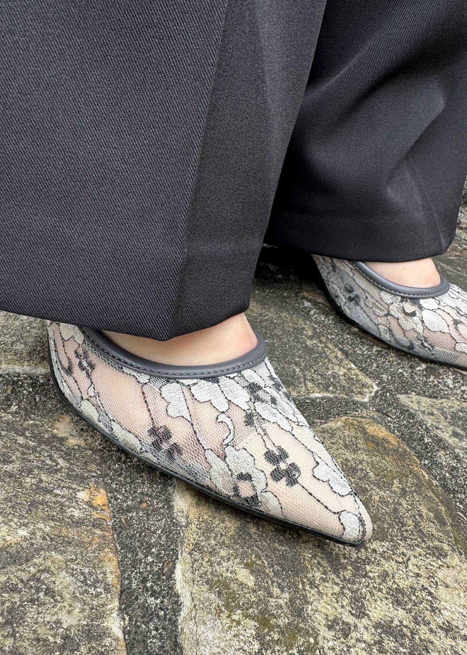 sheer fabric pointed toe pumps