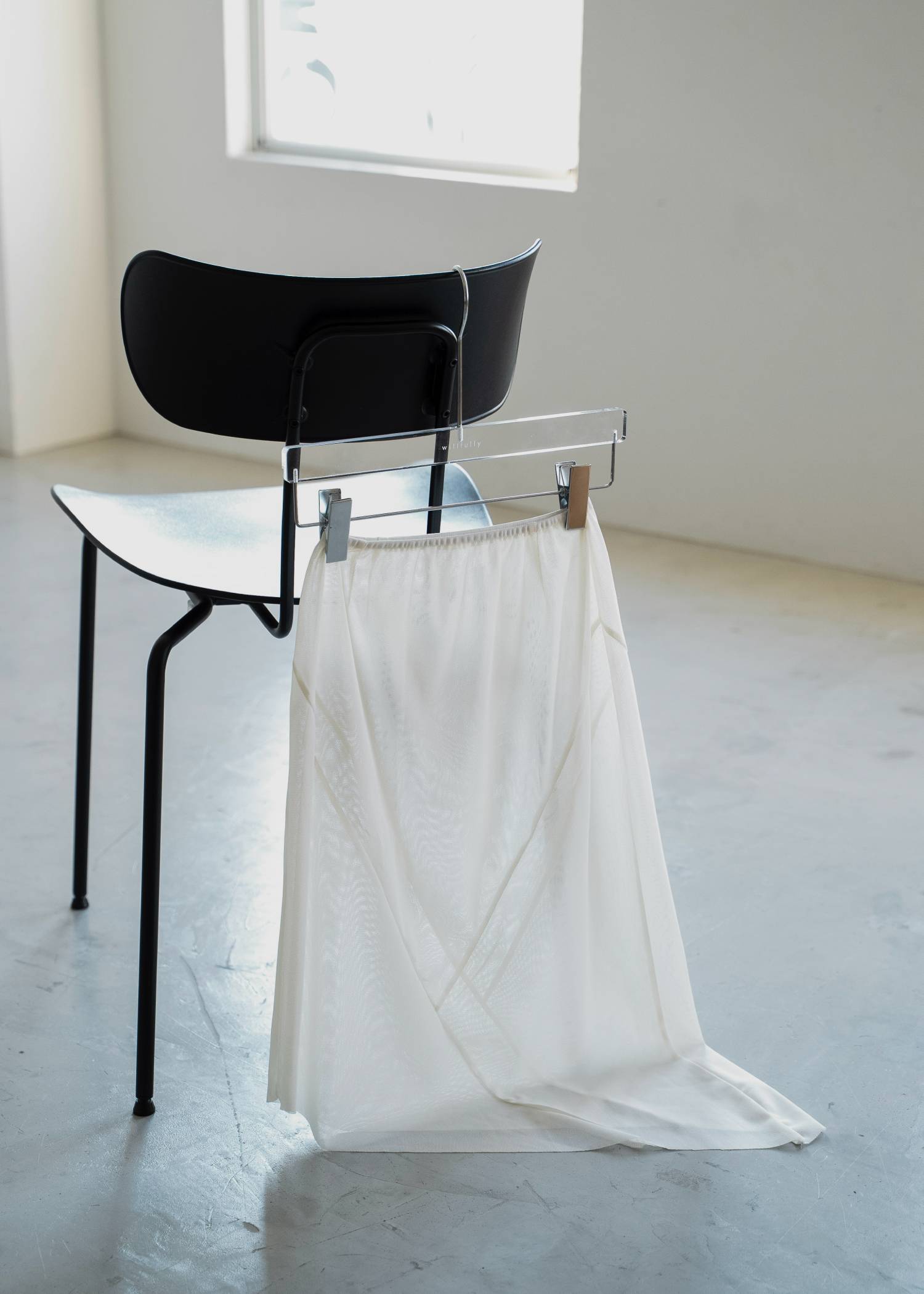 asymmetric diagonal mesh cutoff skirt