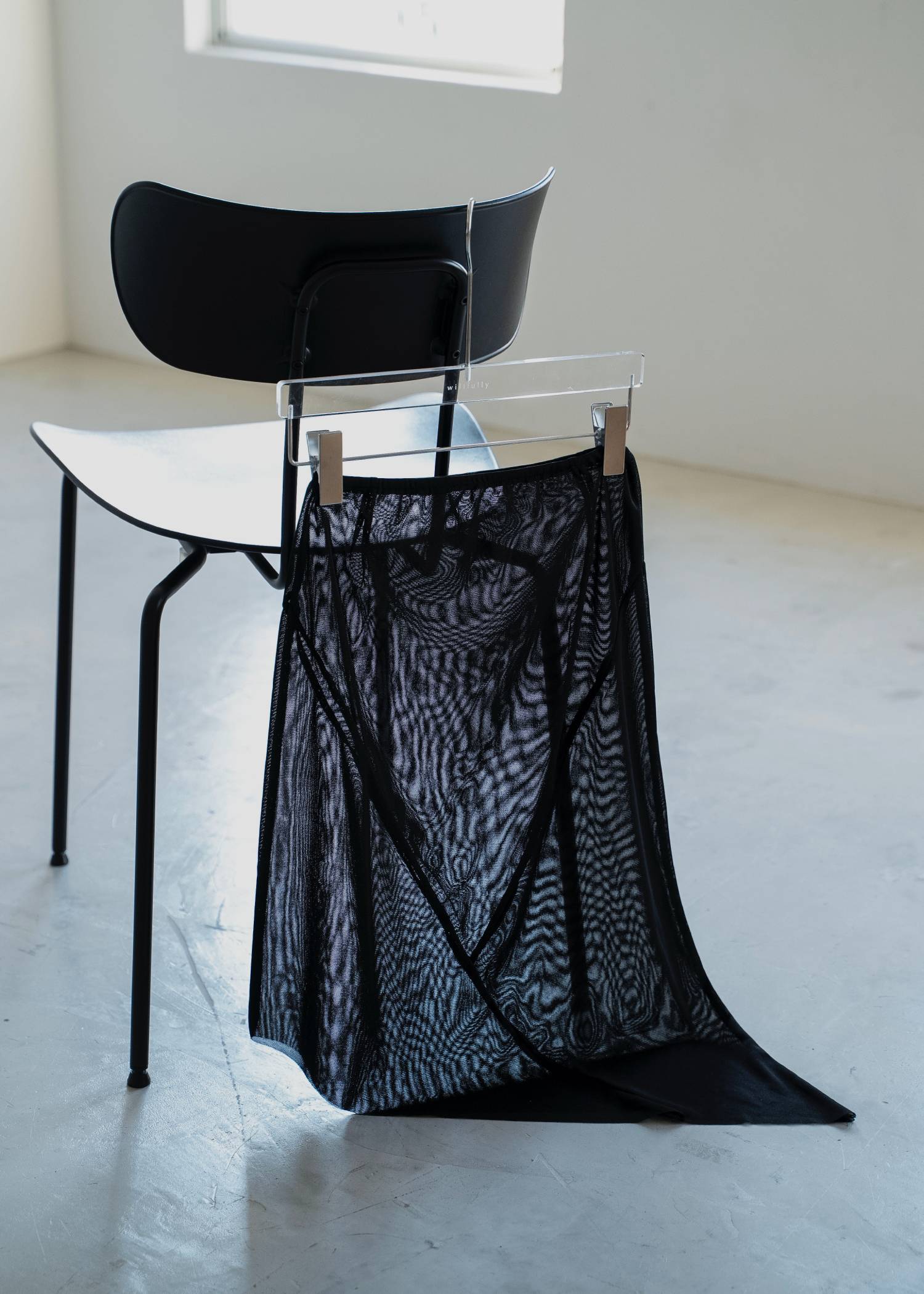 asymmetric diagonal mesh cutoff skirt