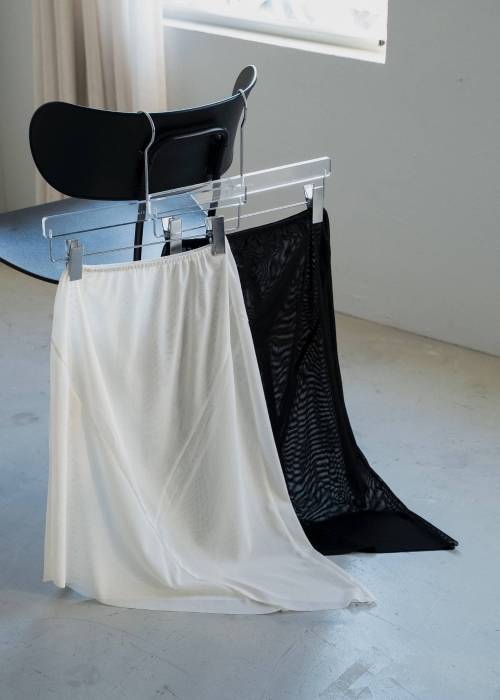 asymmetric diagonal mesh cutoff skirt