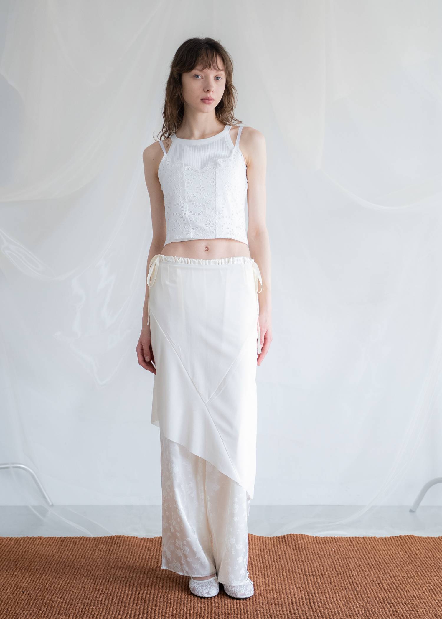 asymmetric diagonal mesh cutoff skirt