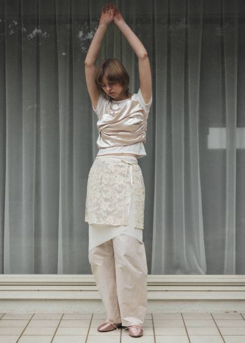 asymmetric diagonal mesh cutoff skirt
