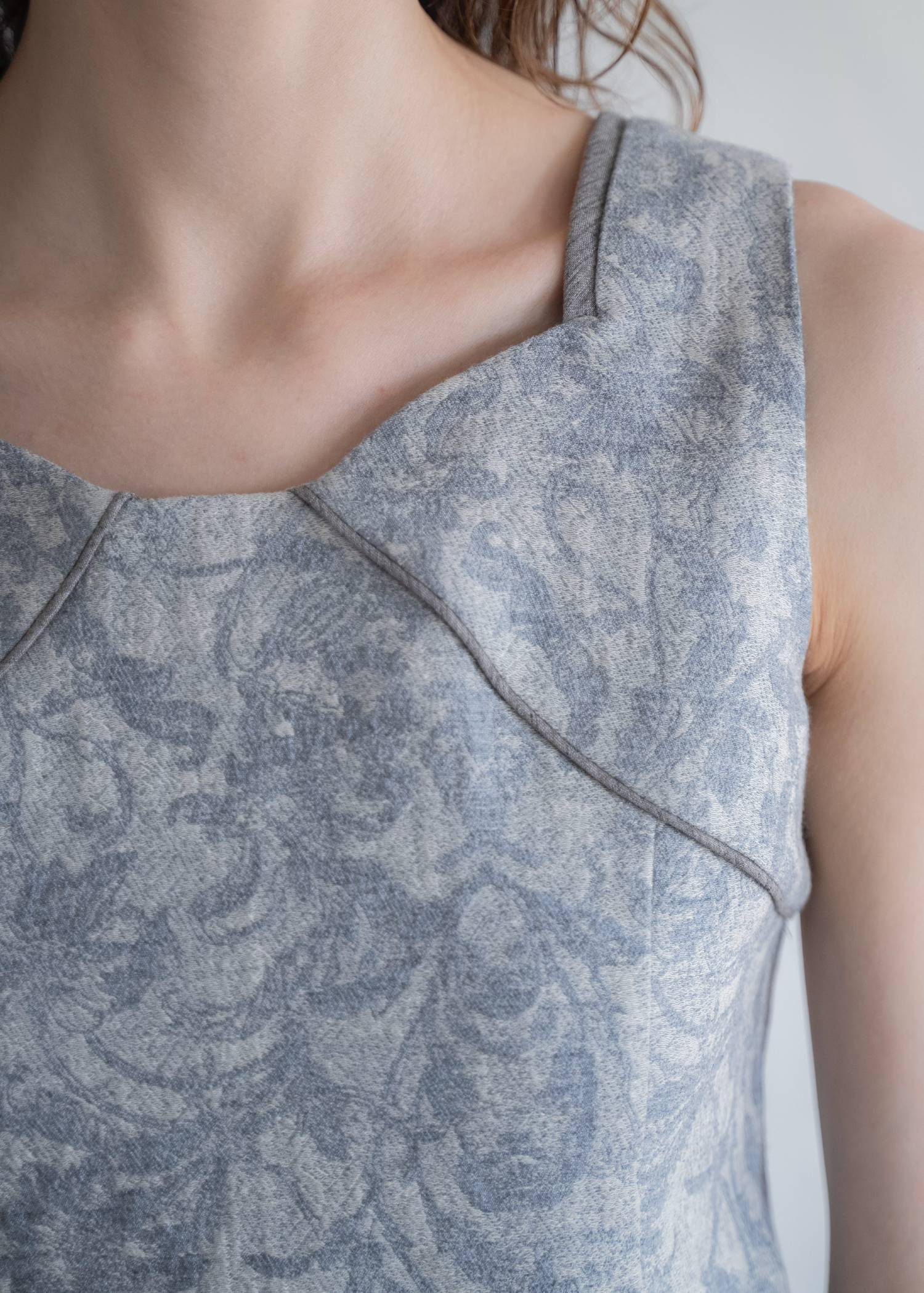 architectural jacquard piping sleeveless tops