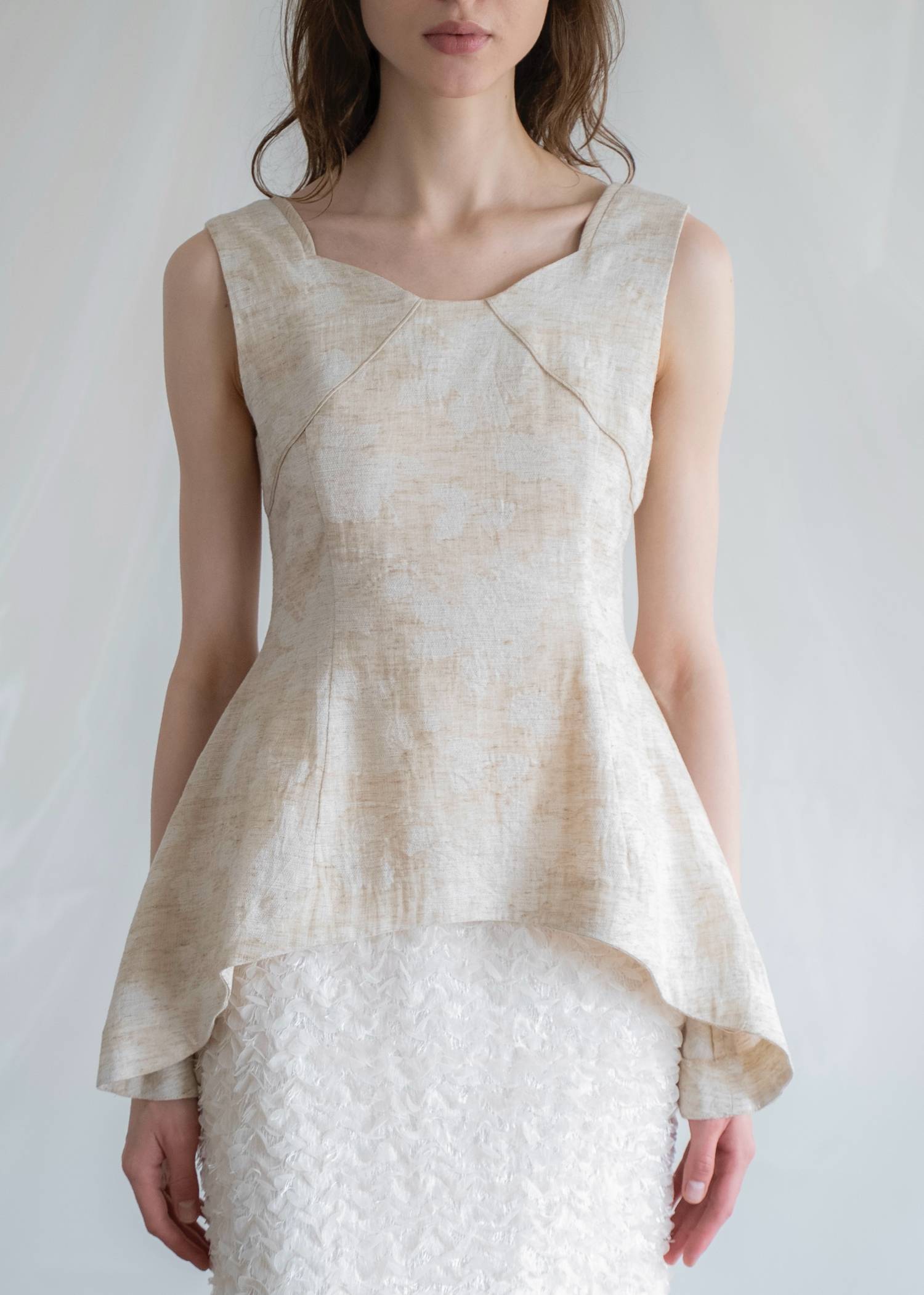 architectural jacquard piping sleeveless tops
