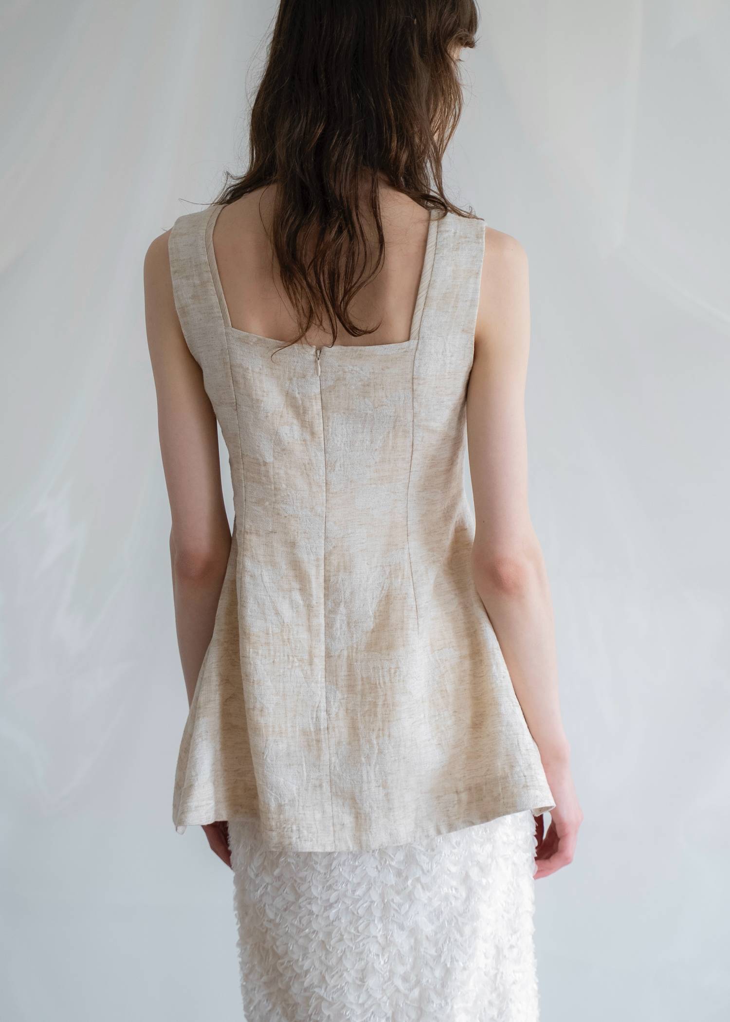 architectural jacquard piping sleeveless tops