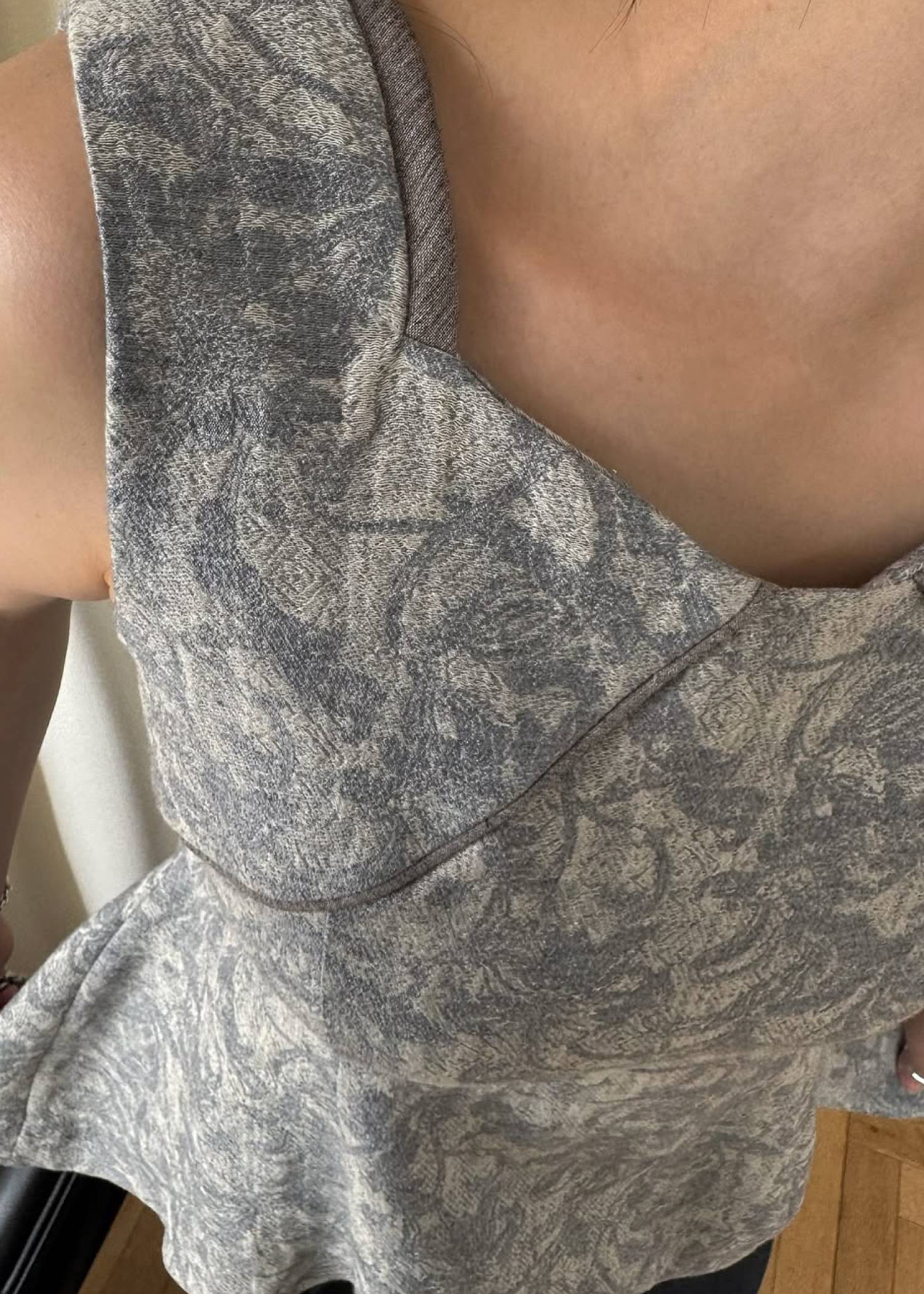 architectural jacquard piping sleeveless tops