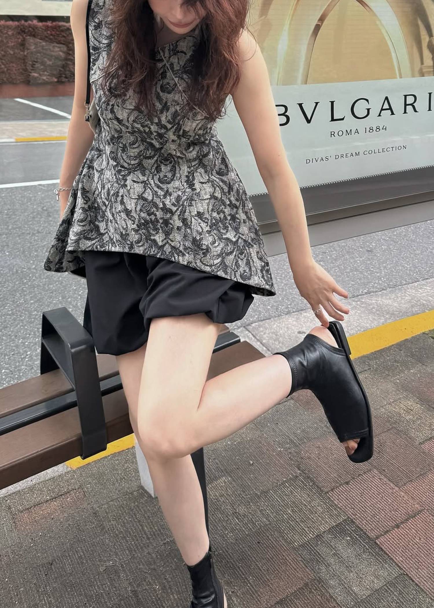 architectural jacquard piping sleeveless tops