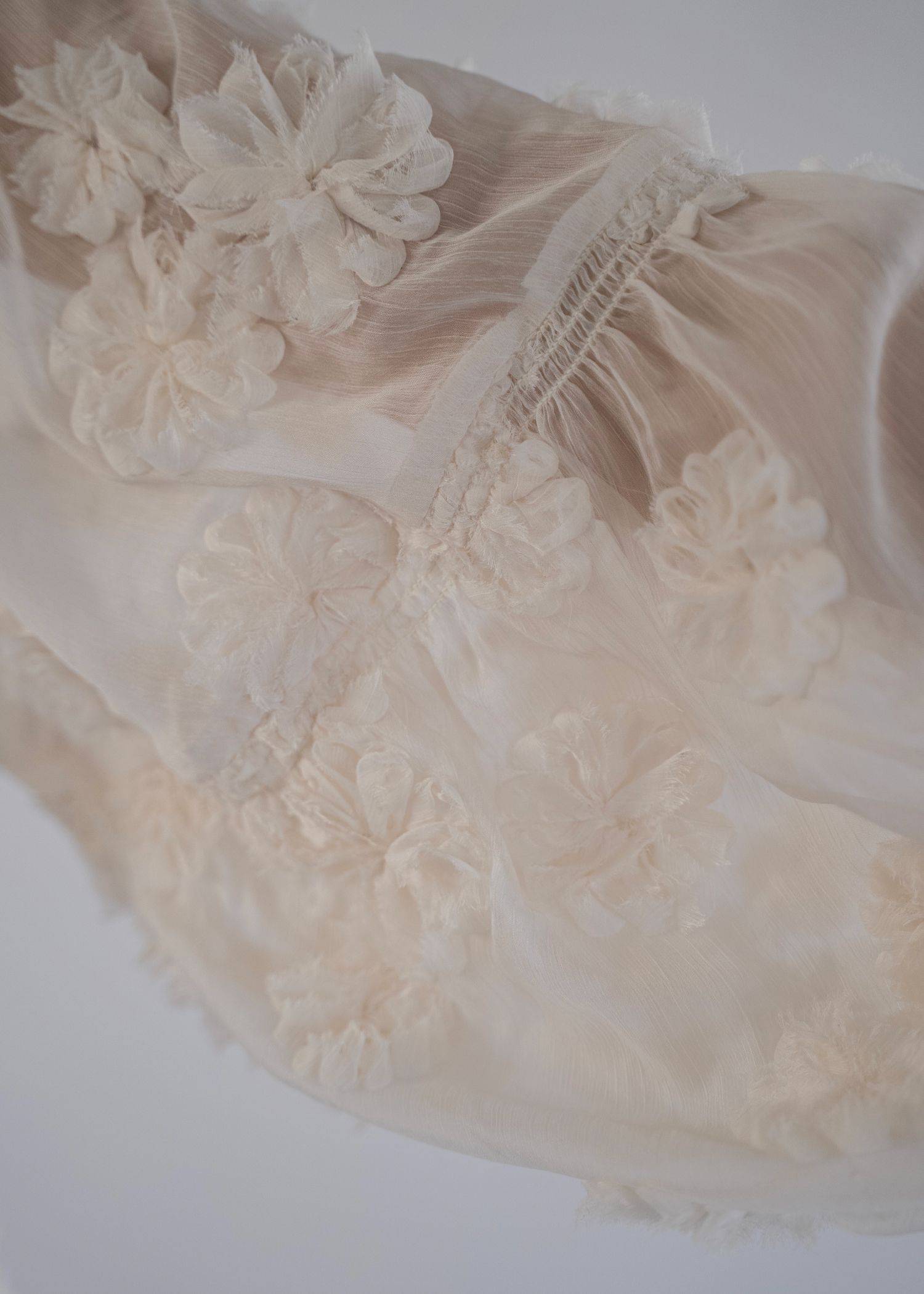 flower motif sheer BL