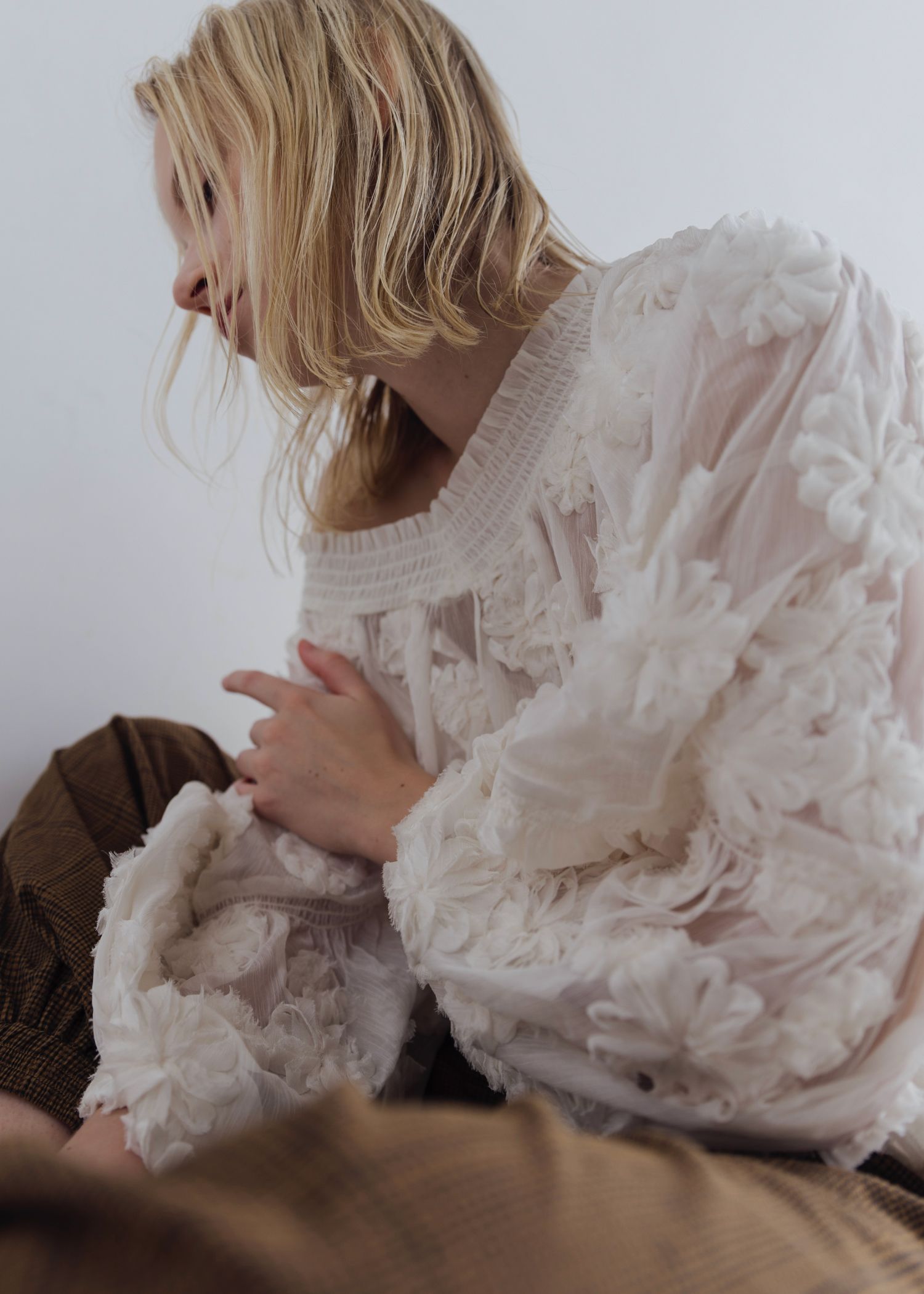 flower motif sheer BL