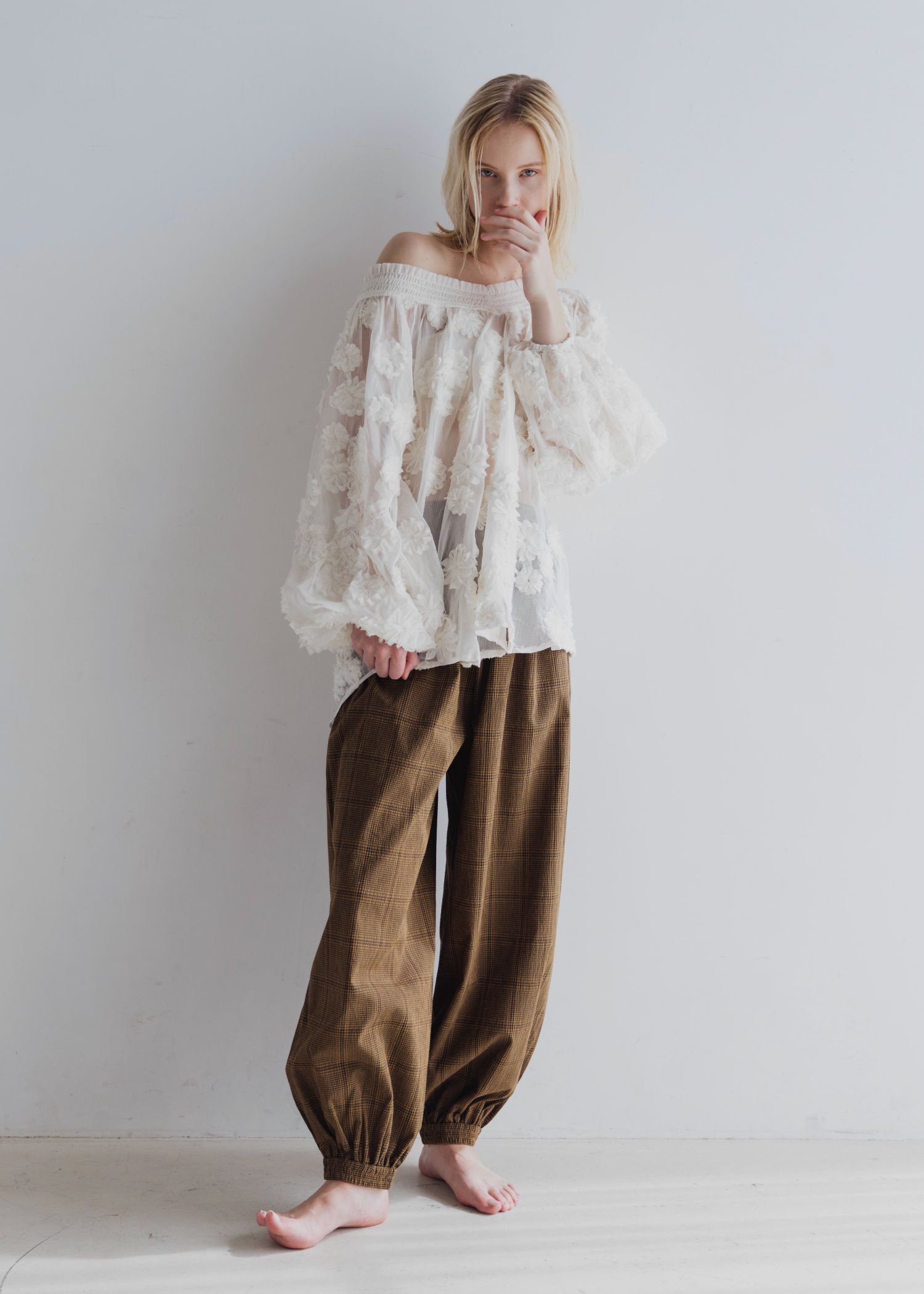 flower motif sheer BL