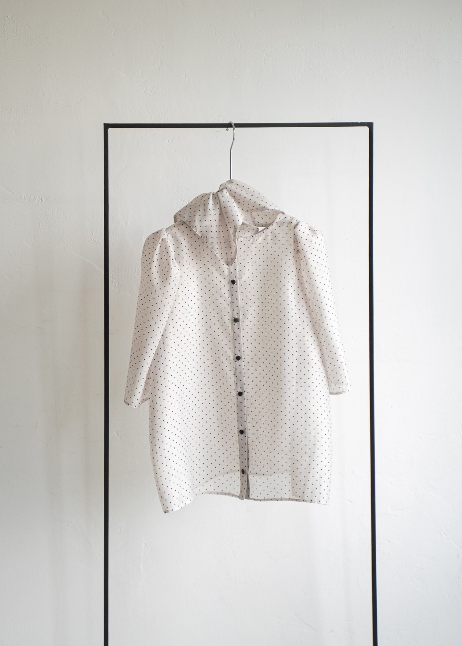 volume sleeve dot scrunchie BL