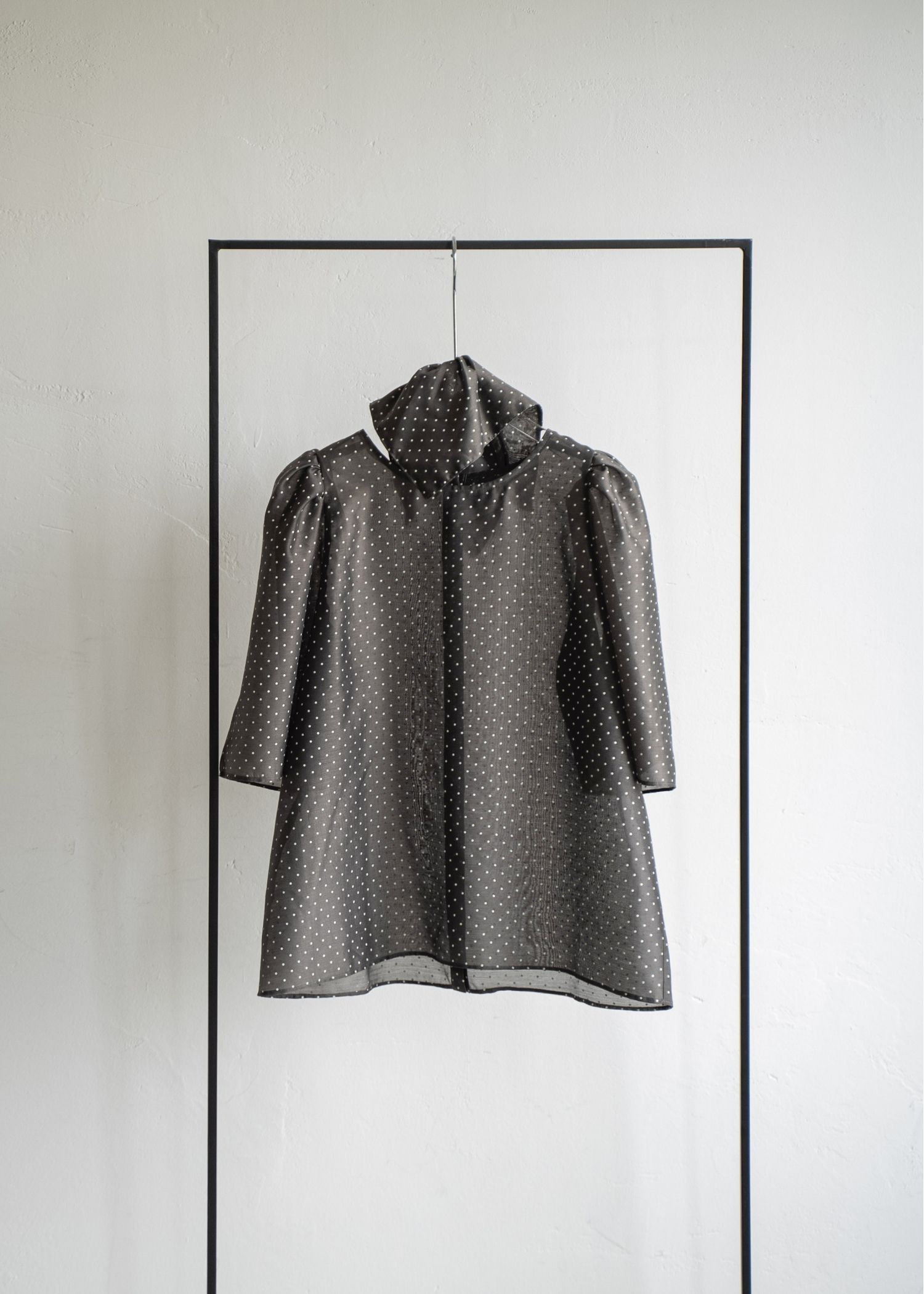 volume sleeve dot scrunchie BL